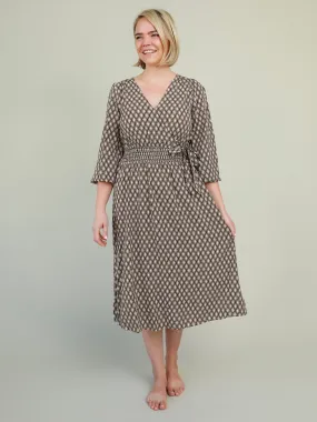 Bright-Hue Layered Style Late Night Midi