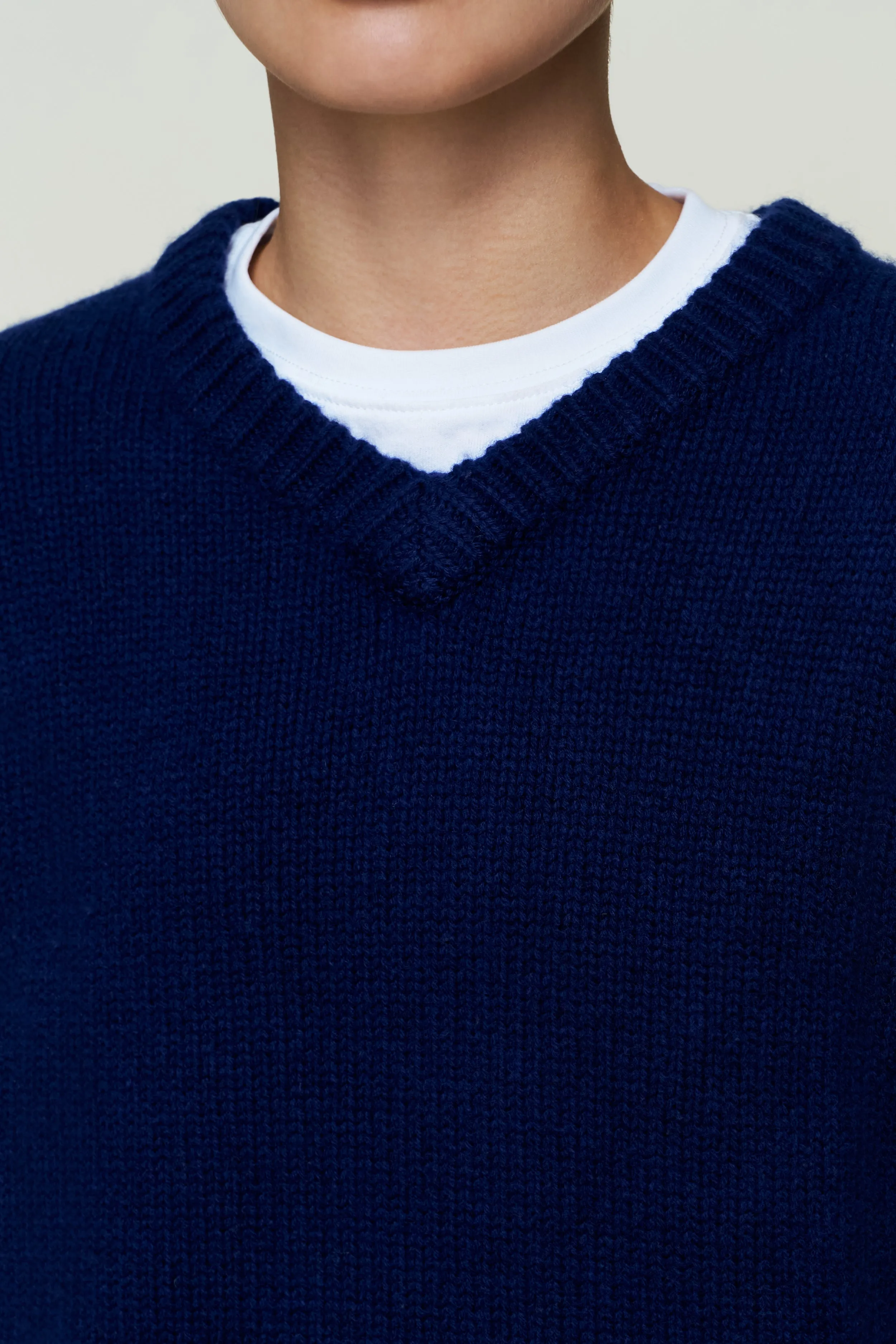 Seam Free Edges Weekend Outfit Joni Cashmere V-Neck Jumper