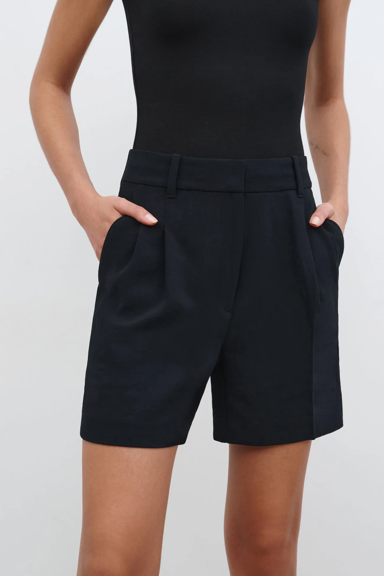 Reinforced Hem Stitching Mesh Panel Details Arissa Shorts