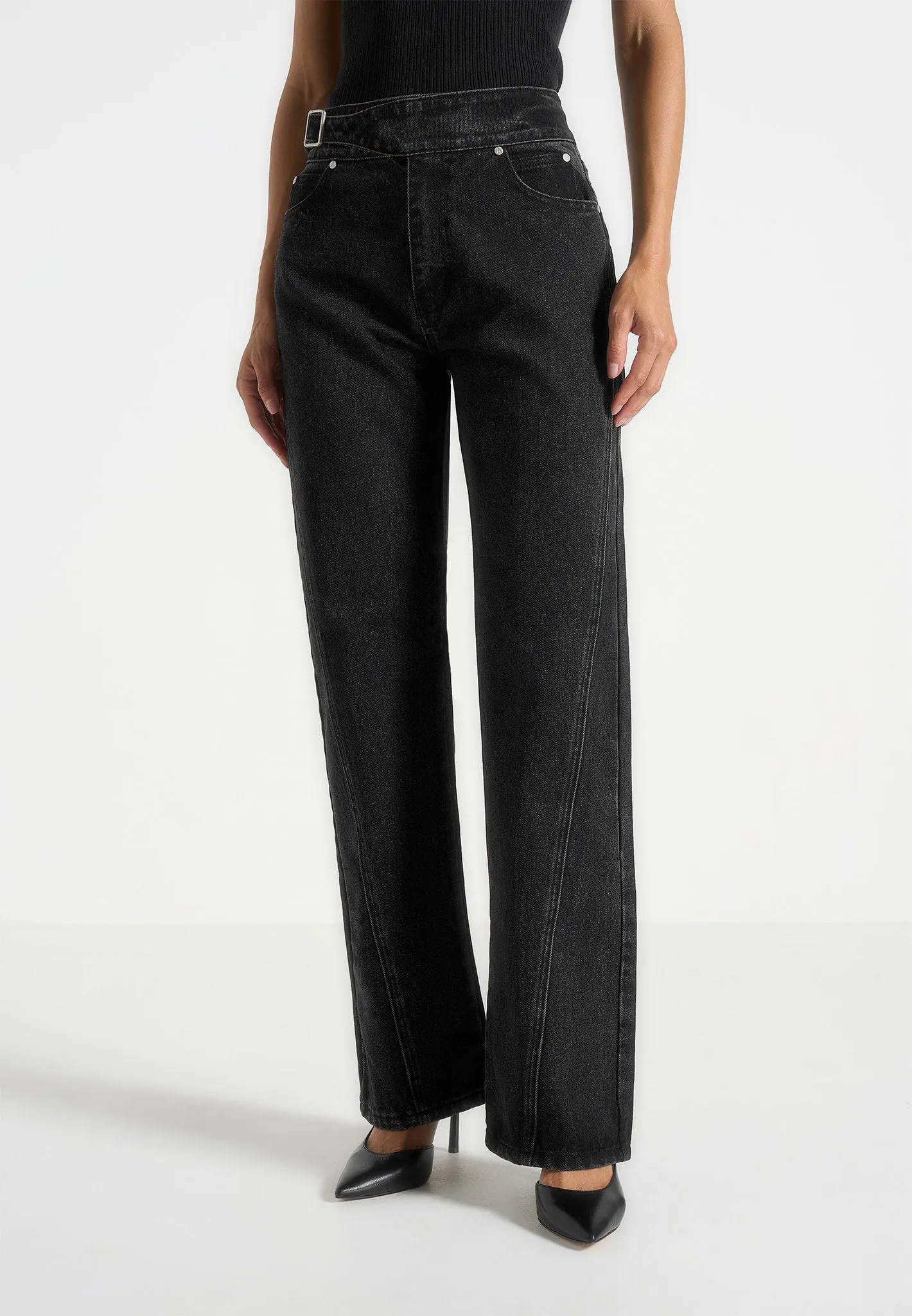 Loane - Twist Leg Boyfriend Jeans With Waist Adjuster - Washed Black Beach Day Minimalist Style Youth Style Plain Comfort