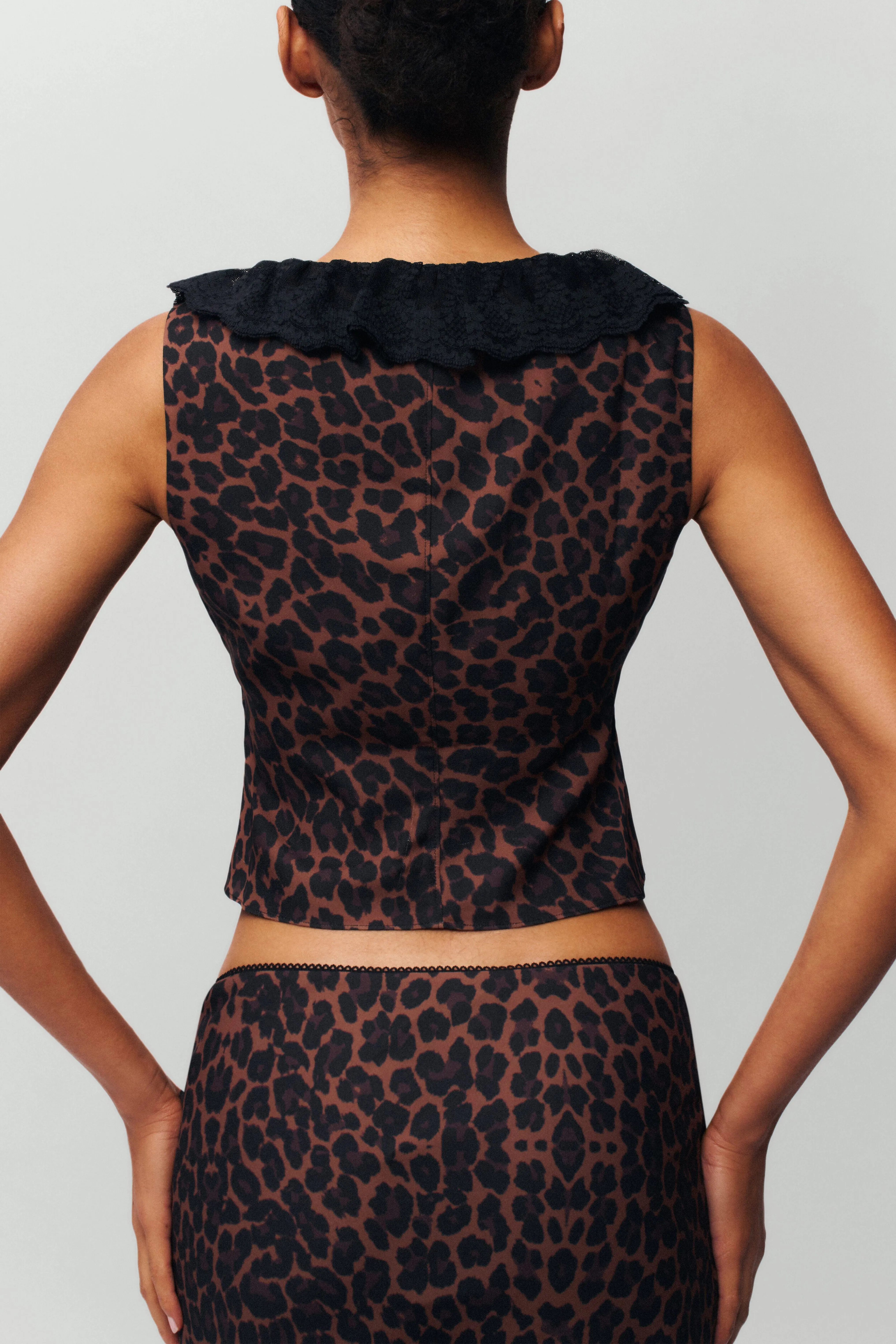 MultiFunctional Pocket Placement Paloma Lace Top