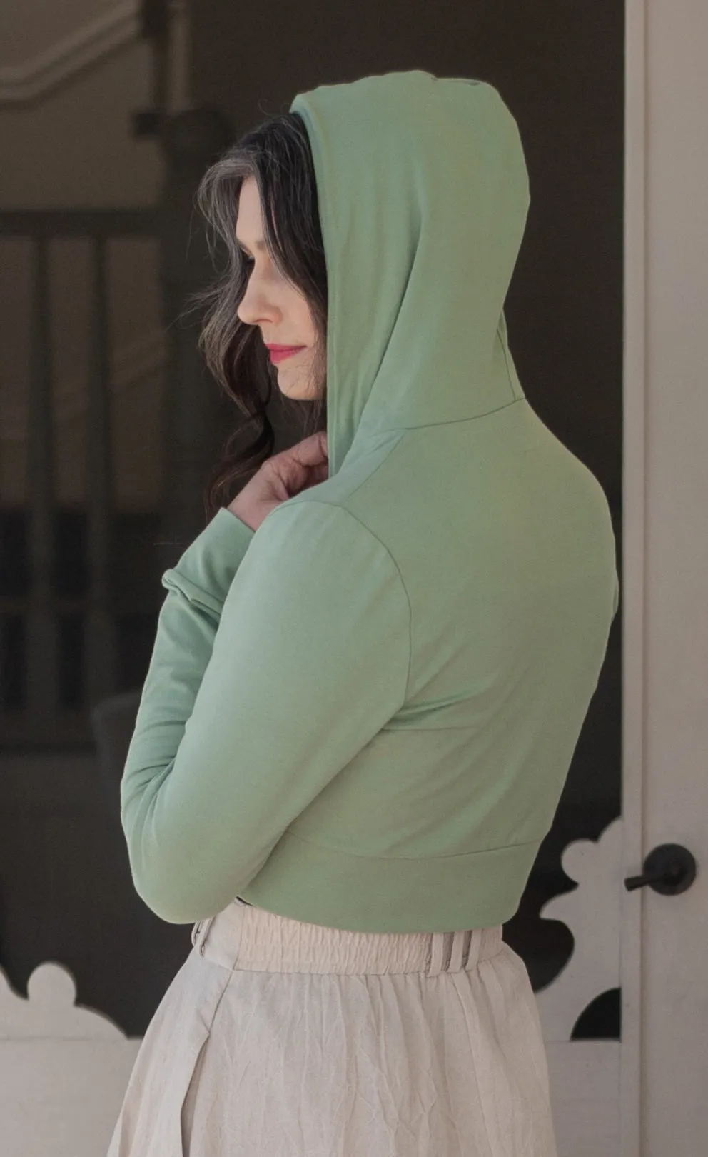 Cropped Hoodie In Mint Green HiddenVentilationPockets LightweightLayeredFabric