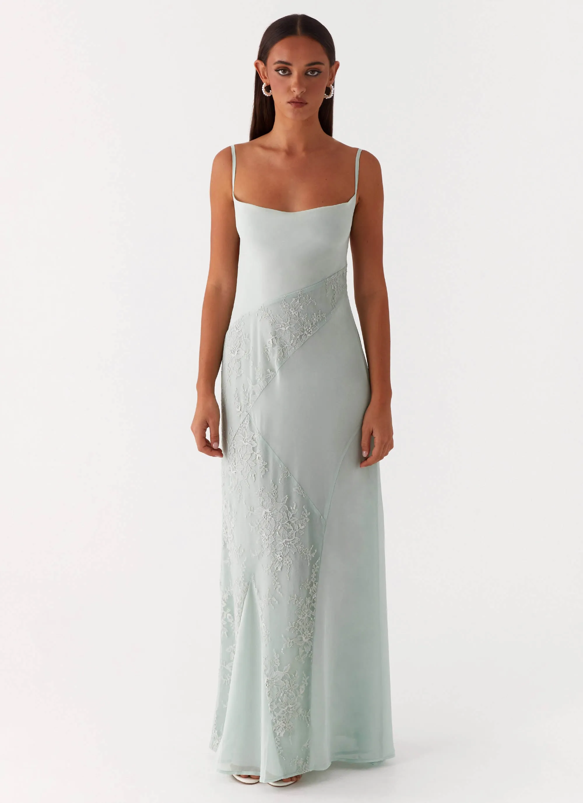 Seasonal piece Elegant Detail Gabriana Maxi Dress - Sage