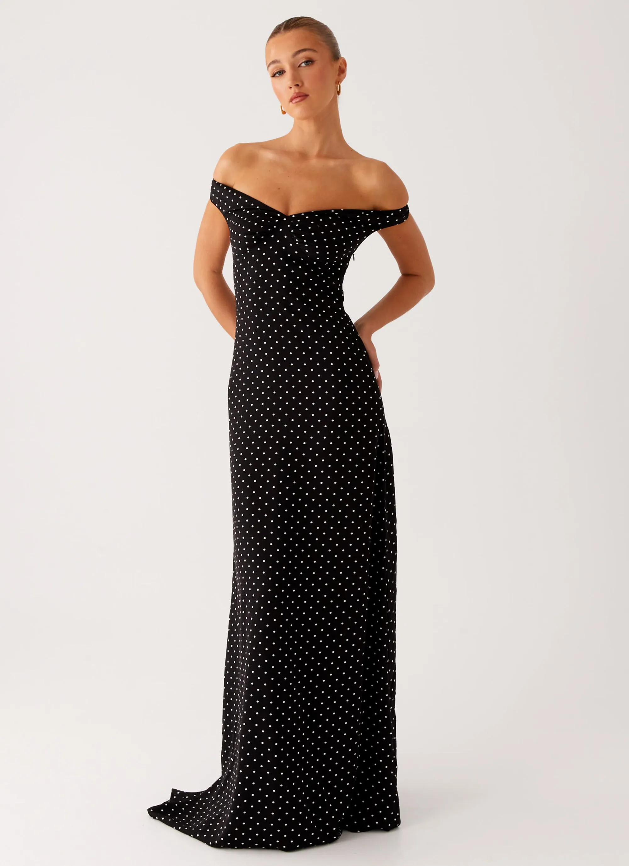 Melany Maxi Dress - Black Polka Dot Flowing Texture Street Look