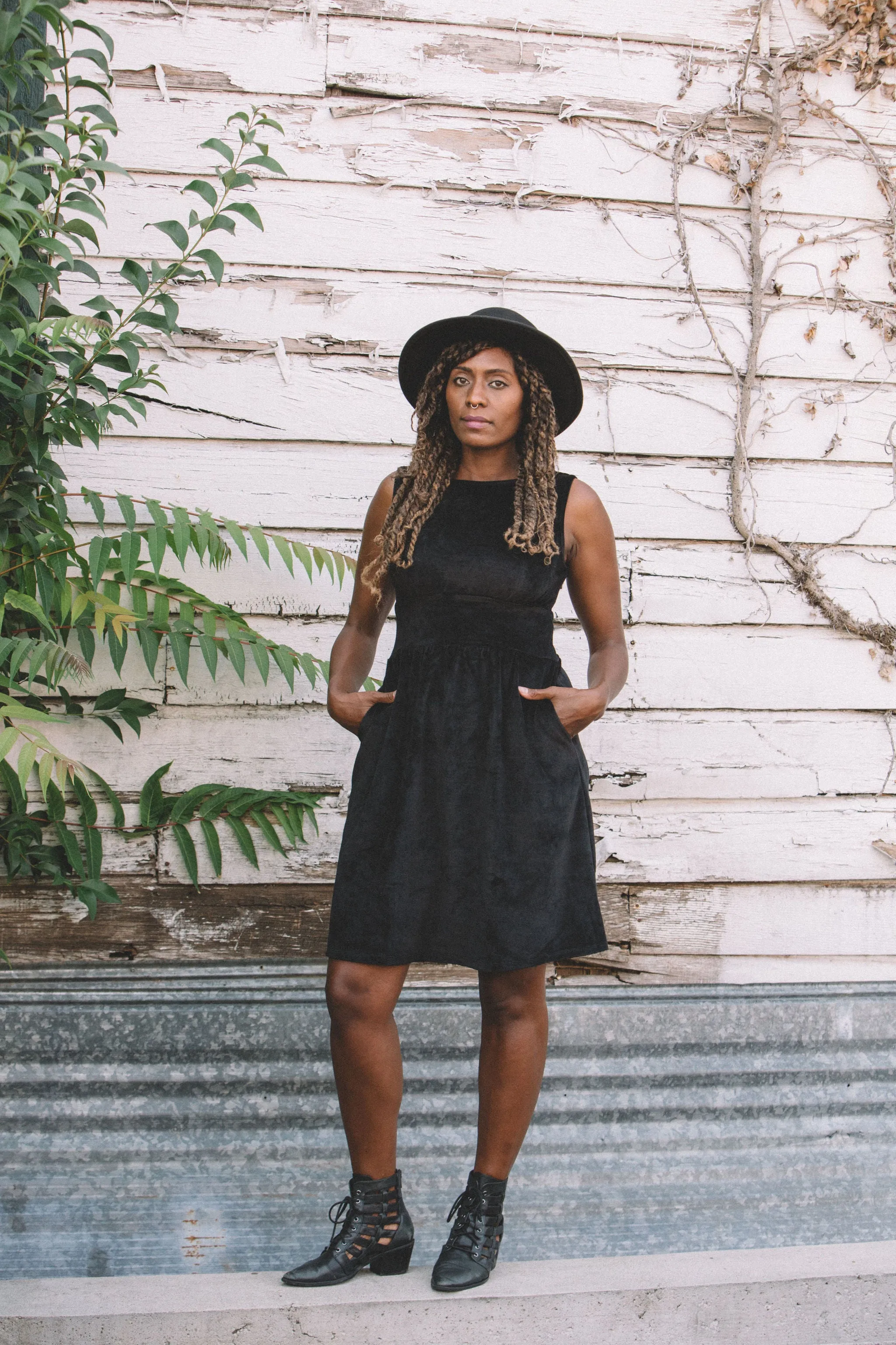 Romantic Hour Mere Dress in Black Ribbed Velvet