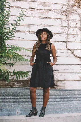 Romantic Hour Mere Dress in Black Ribbed Velvet