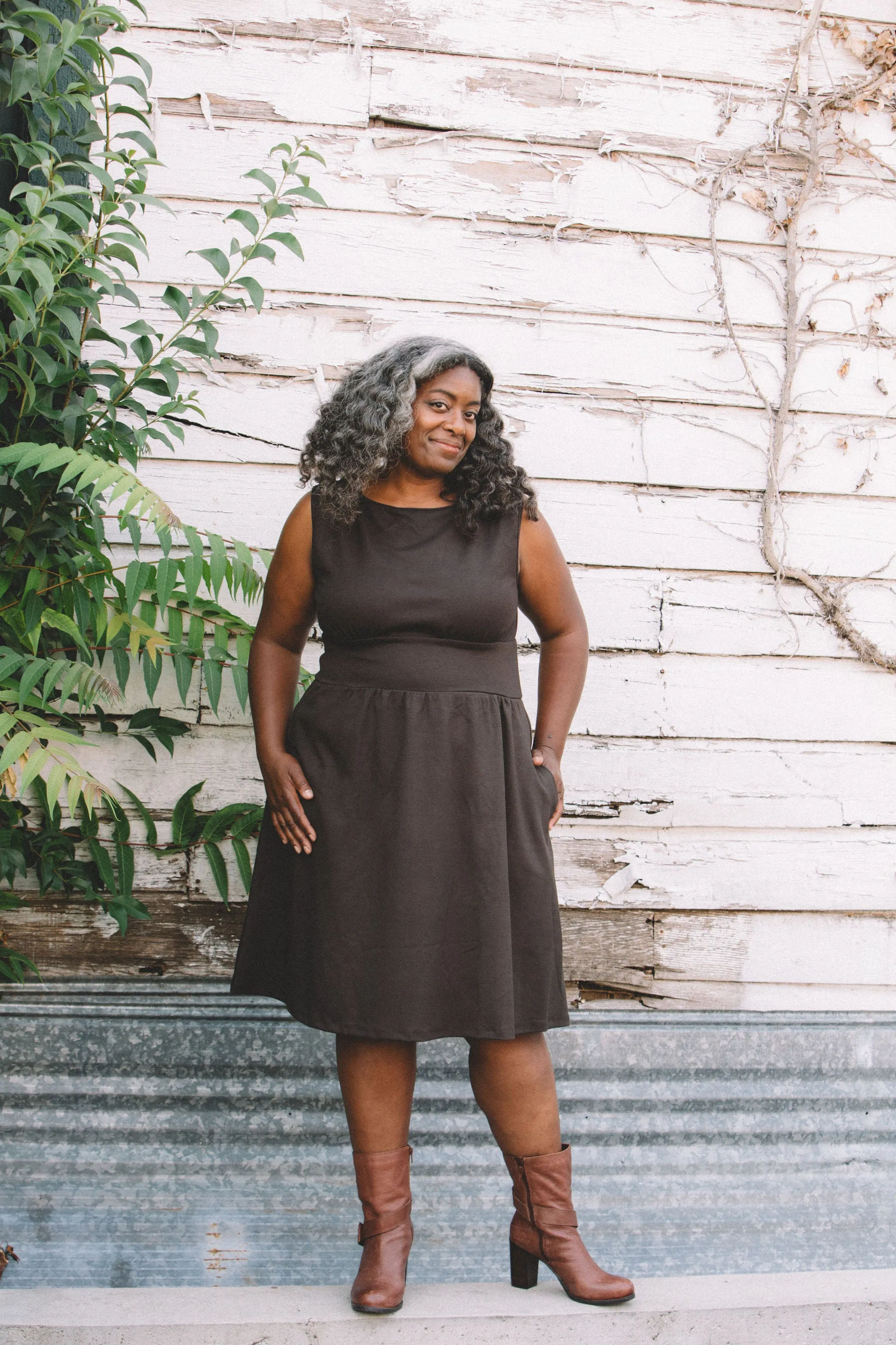 Family Warm Chic Harmony Mere Dress in Dark Brown Ponte