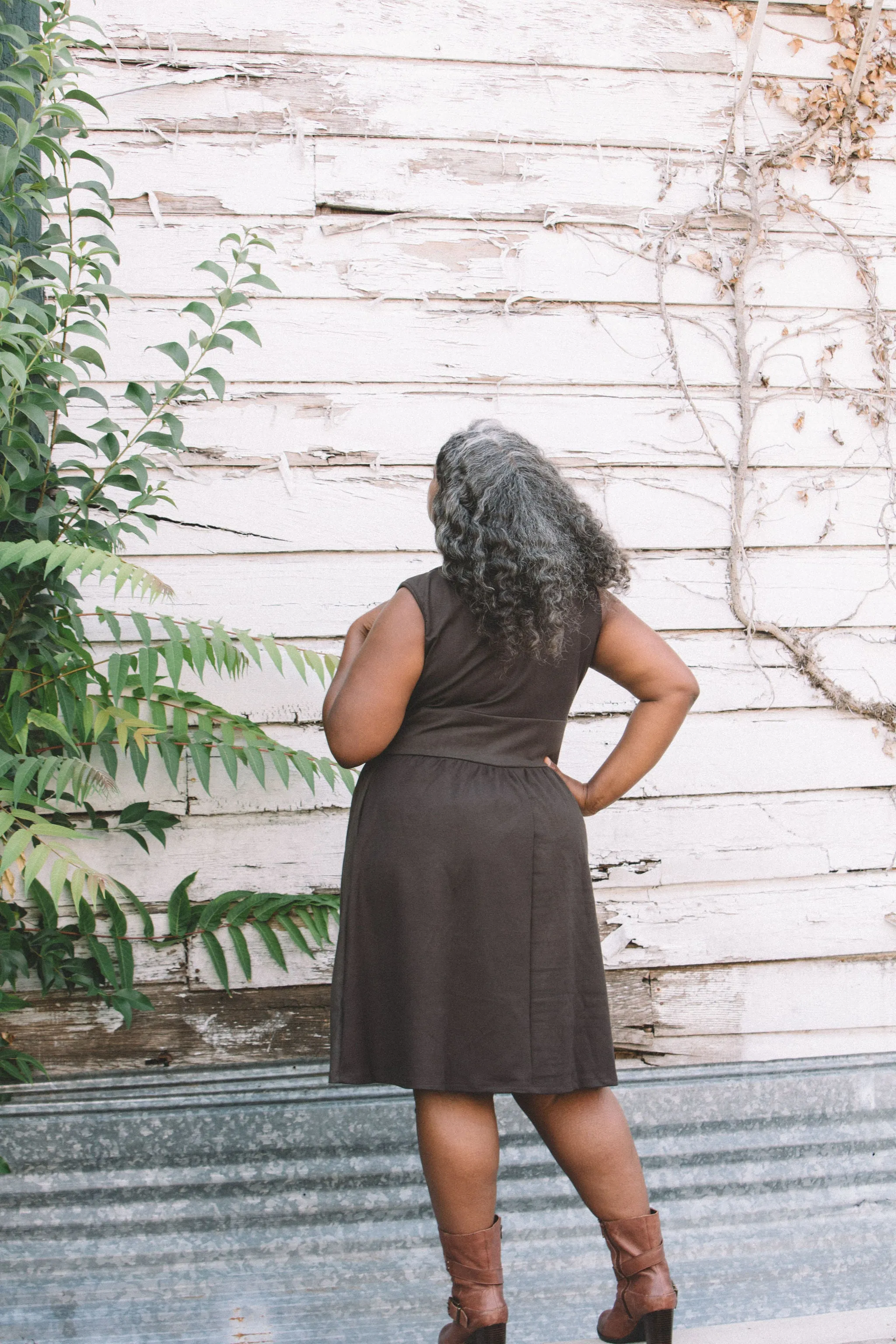 Stretch-Recovery Mere Dress in Dark Brown Ponte