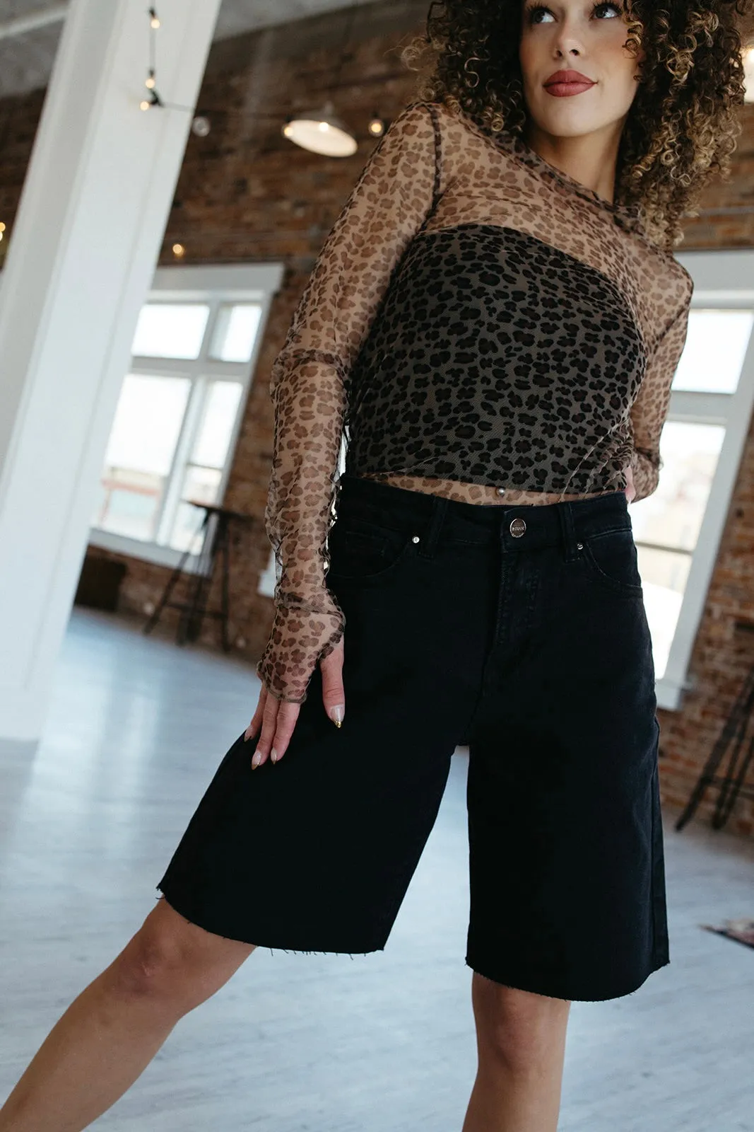 Midway Bermuda Shorts Travel Style