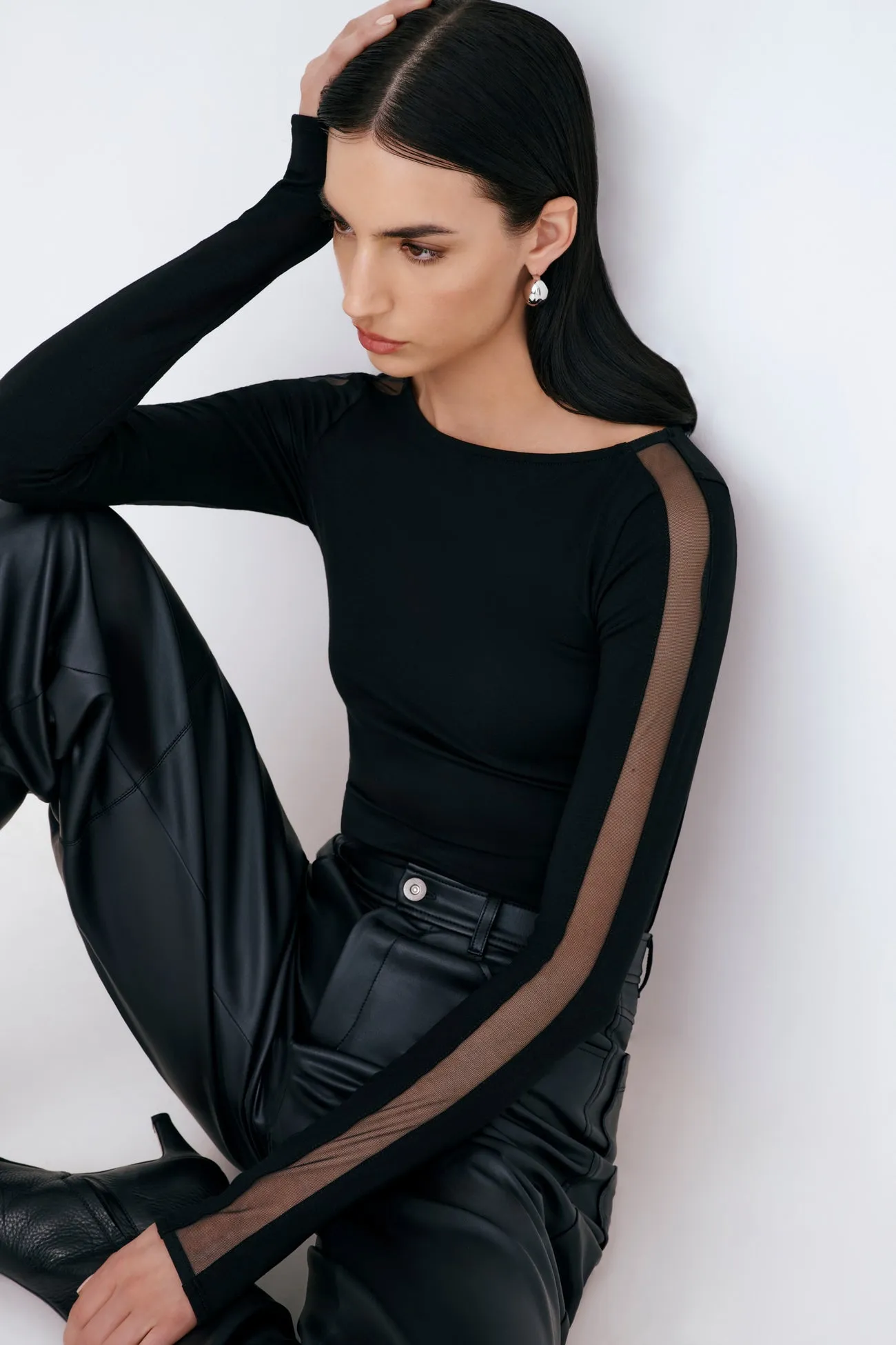 Chic Sweater FlexibleCollarStructure Illa Top