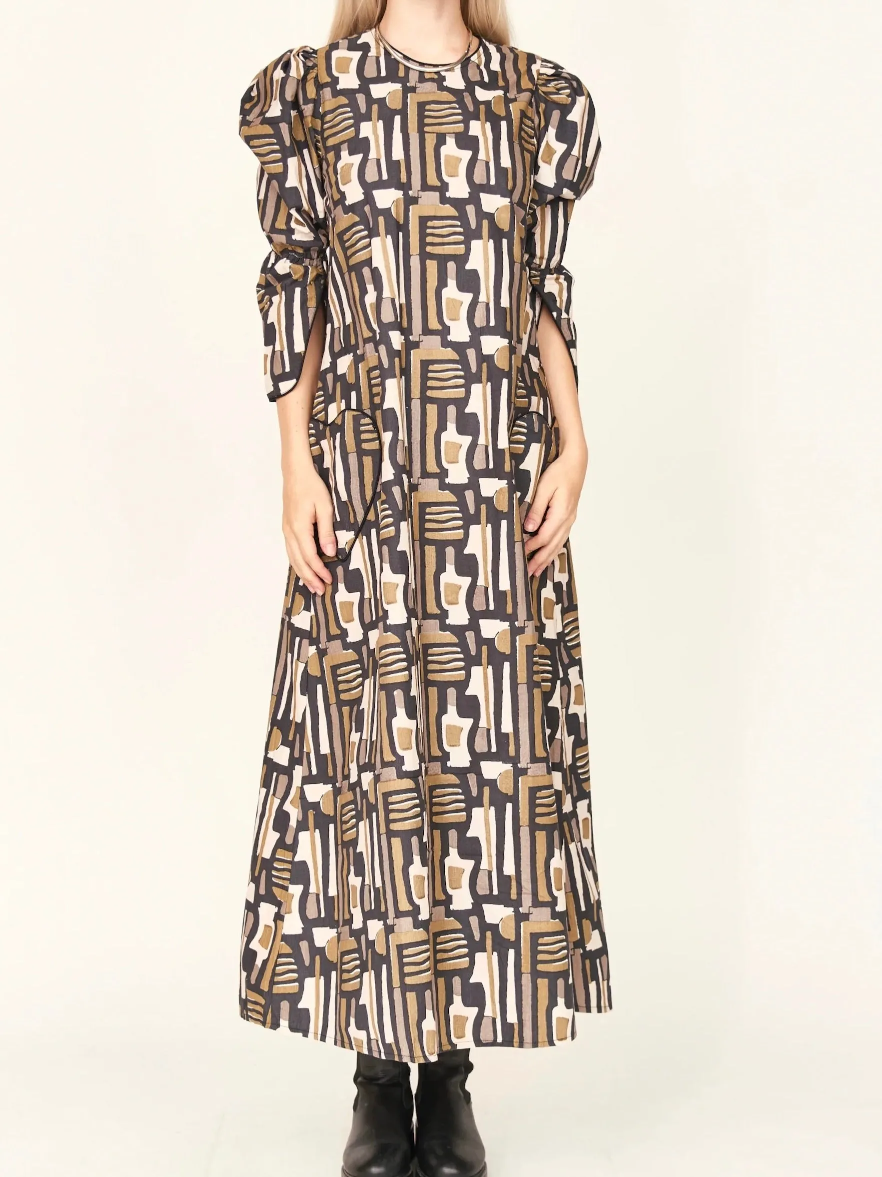 Move Easy Mirth Cassis Dress in Olive Labyrinth