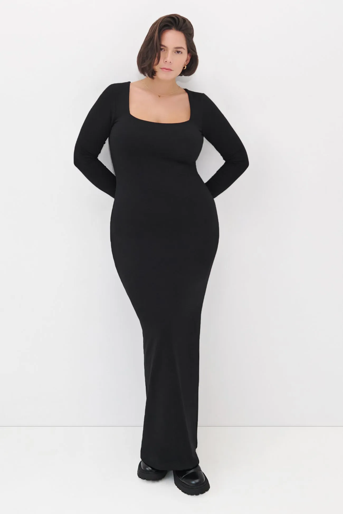 Yvonne Dress Simple Pullover TemperatureRegulating Fabric