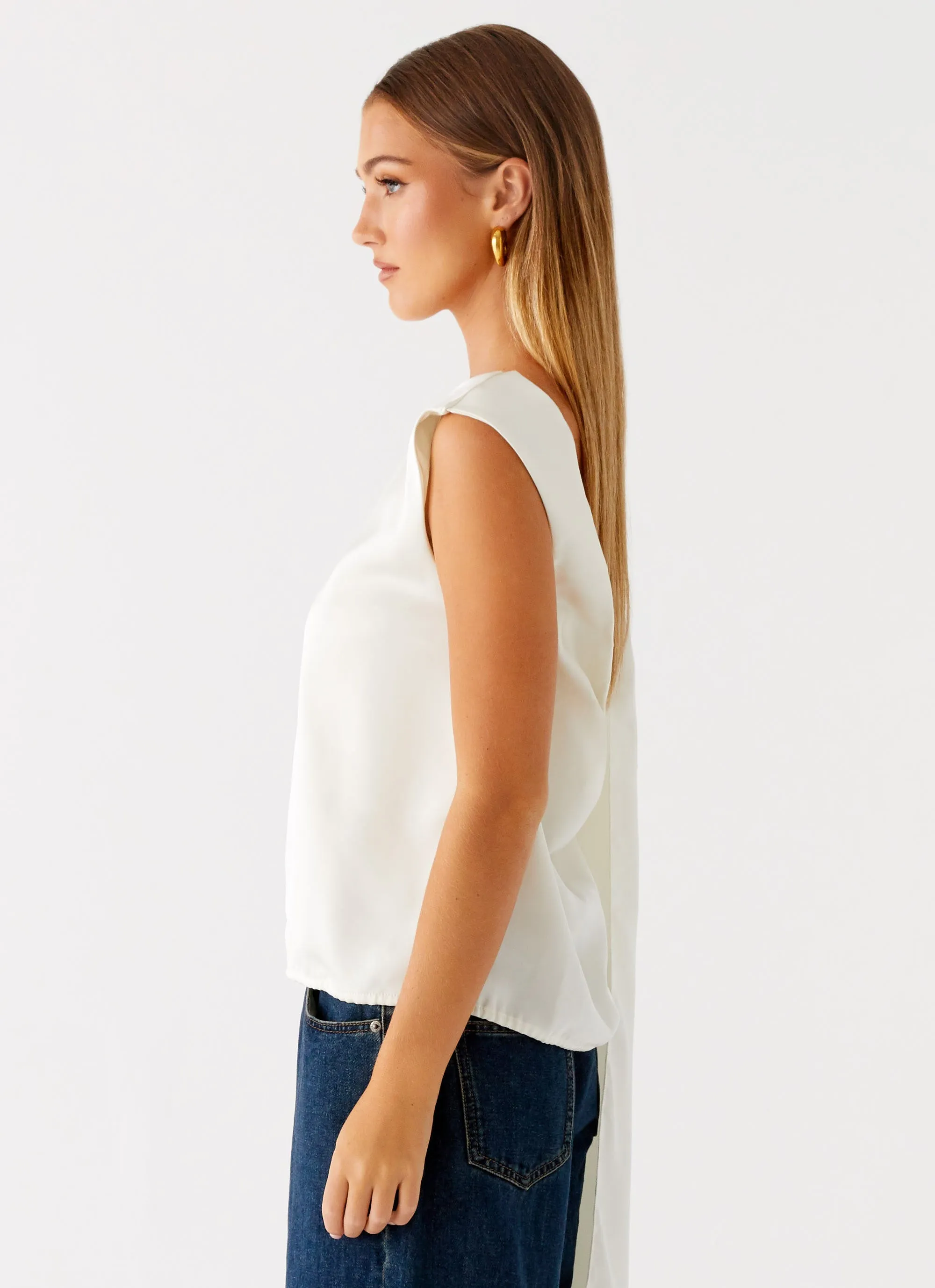 Mojito Cowl Top - Ivory Odor Resistant Treatment Contoured Armhole Design