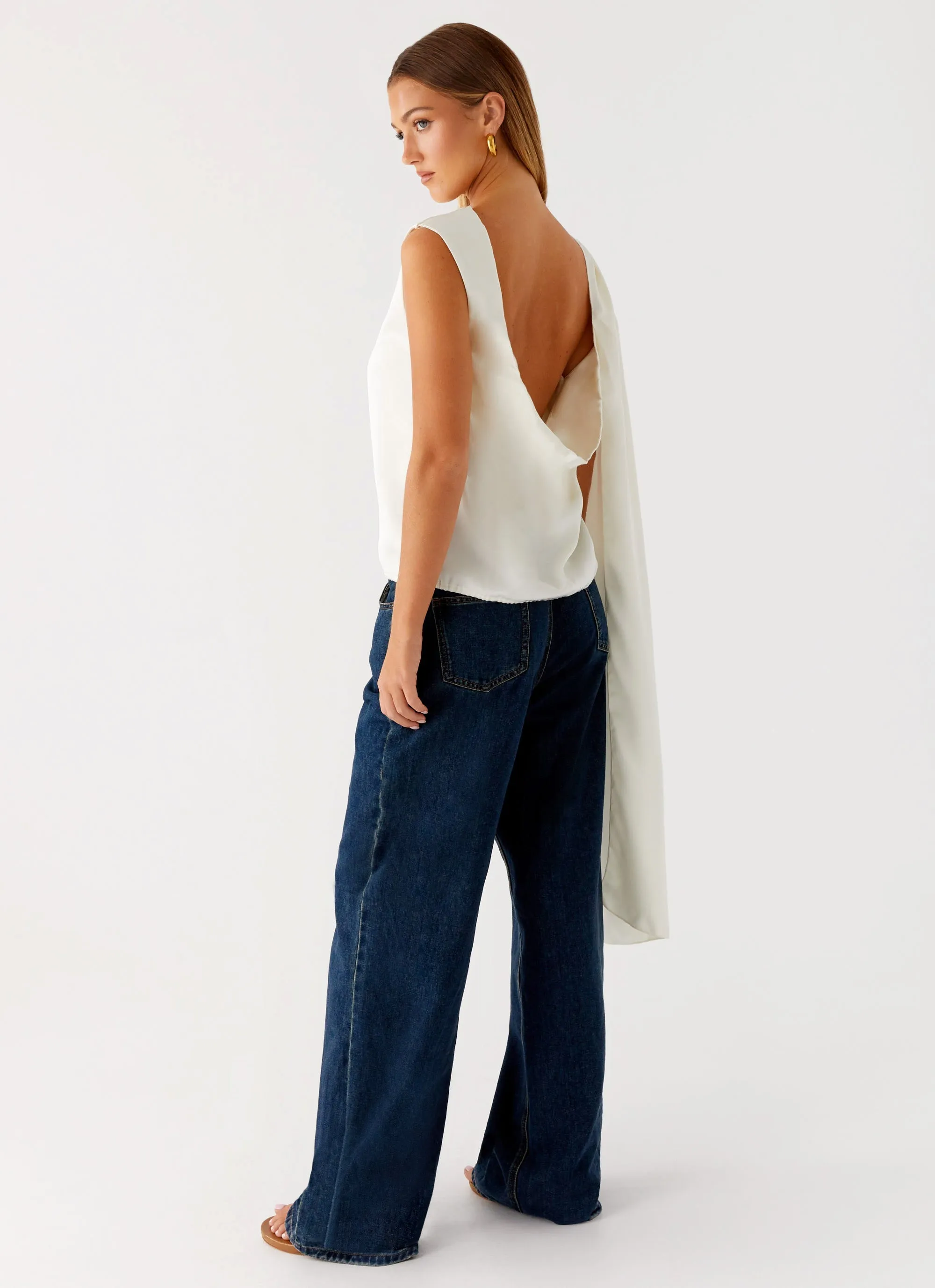 Sporty Sweatshirt Biodegradable Fiber Composition Mojito Cowl Top - Ivory