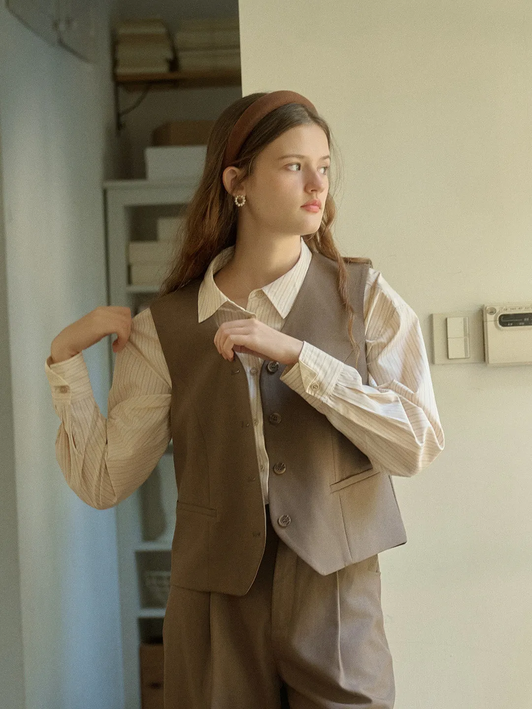 Kataleya V-neck Back Hollow Vest Snag Resistant Fabric