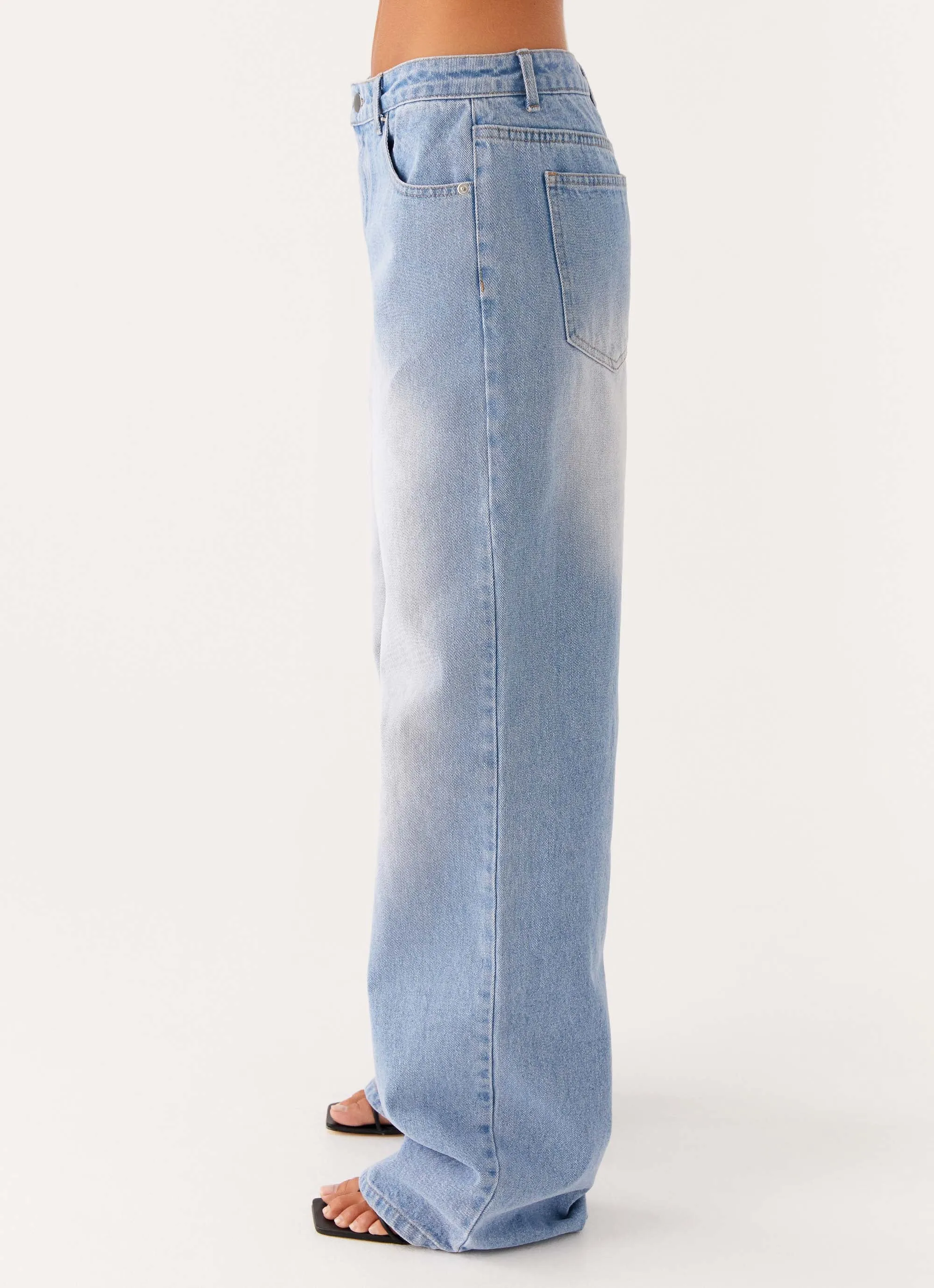 Travel Ease Back Again Straight Leg Denim Jeans - Light Wash Blue