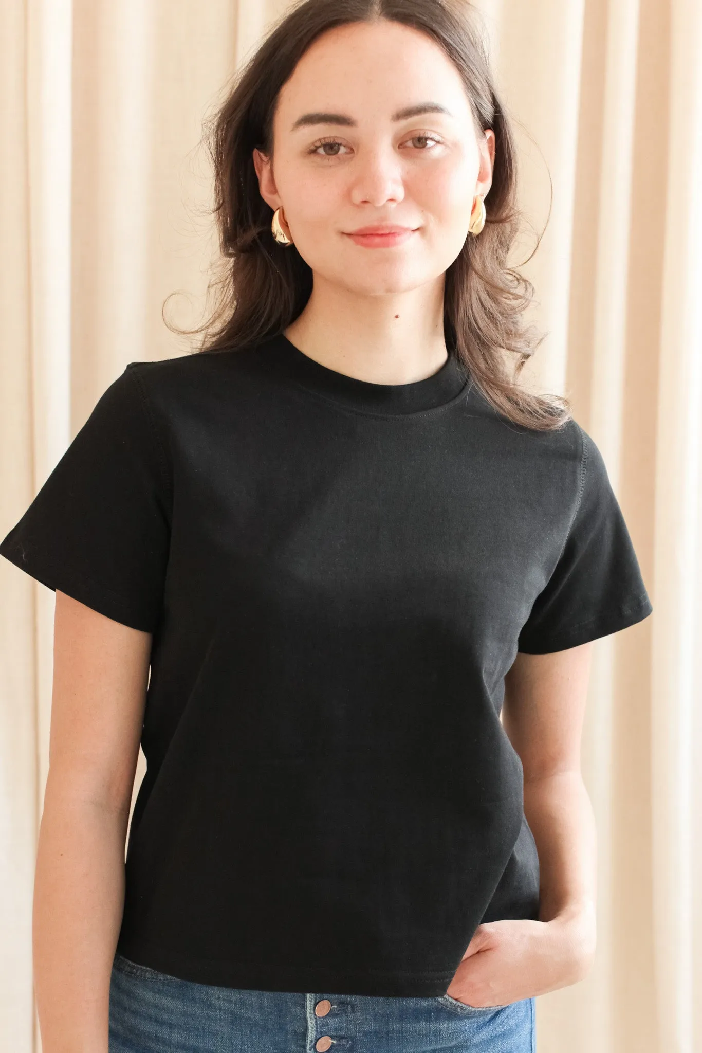 Elliot Tee Black Non Restrictive Fit