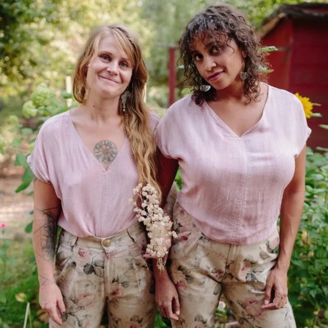 Minimalist Design ExpandableSidePanels Perfect Pant 2.0 in Rose