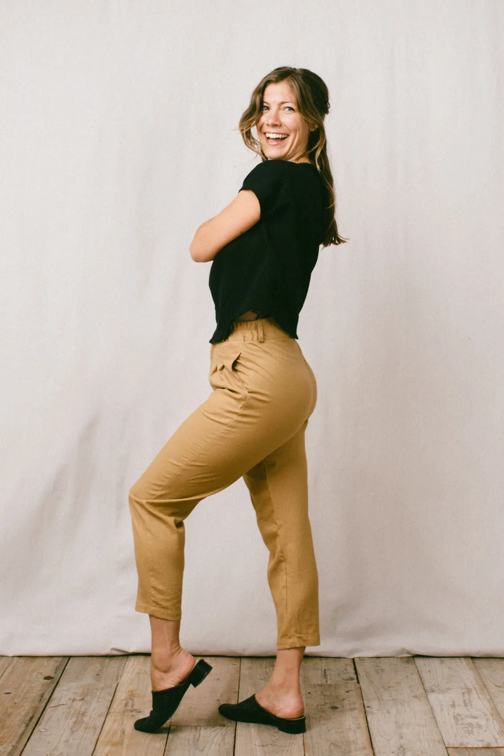 Breathable Stretch Perfect Pant 2.0 in Tawny Linen