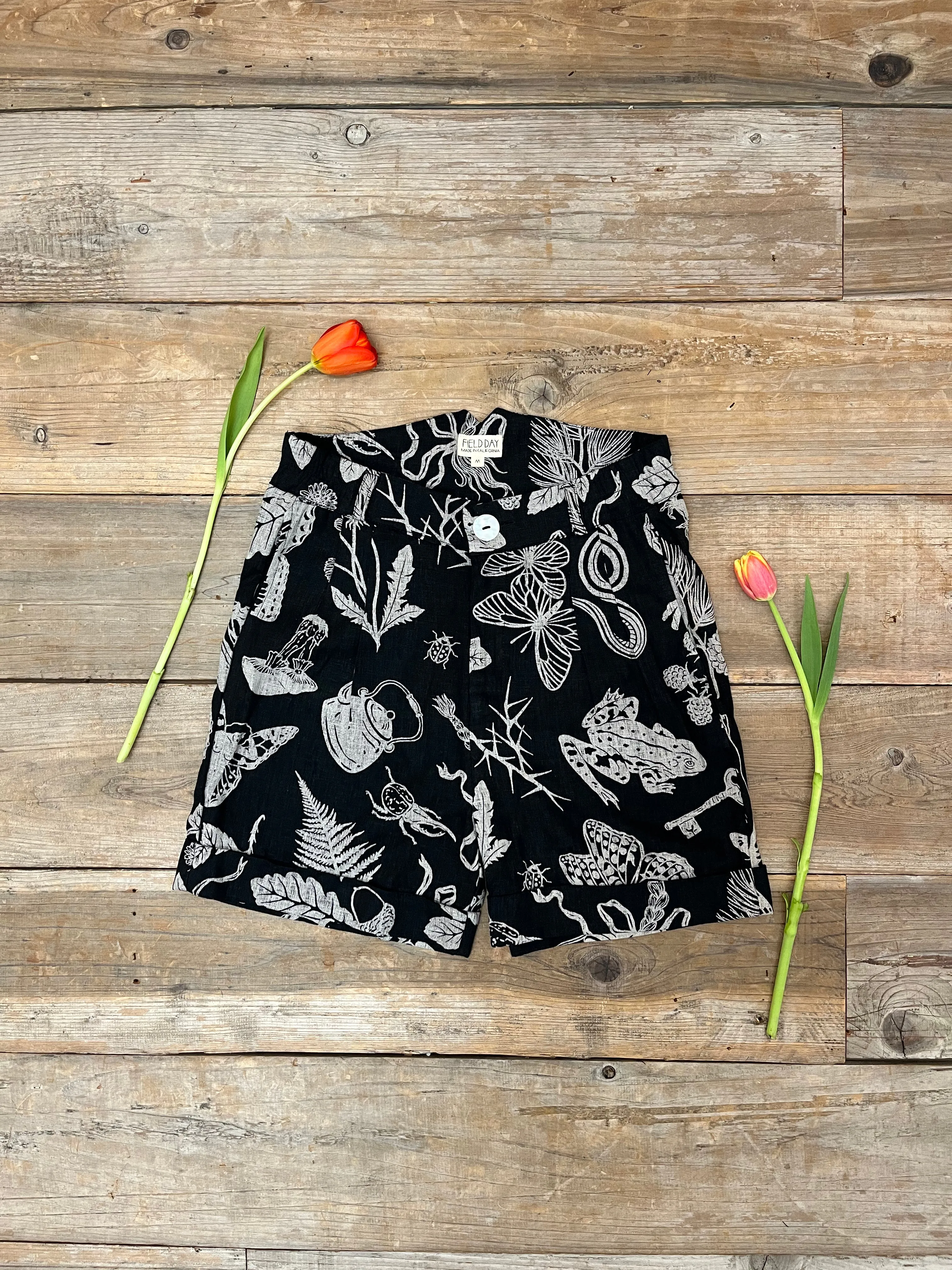 Perfect Shorts in Black Woodland Wonder smooth zipper