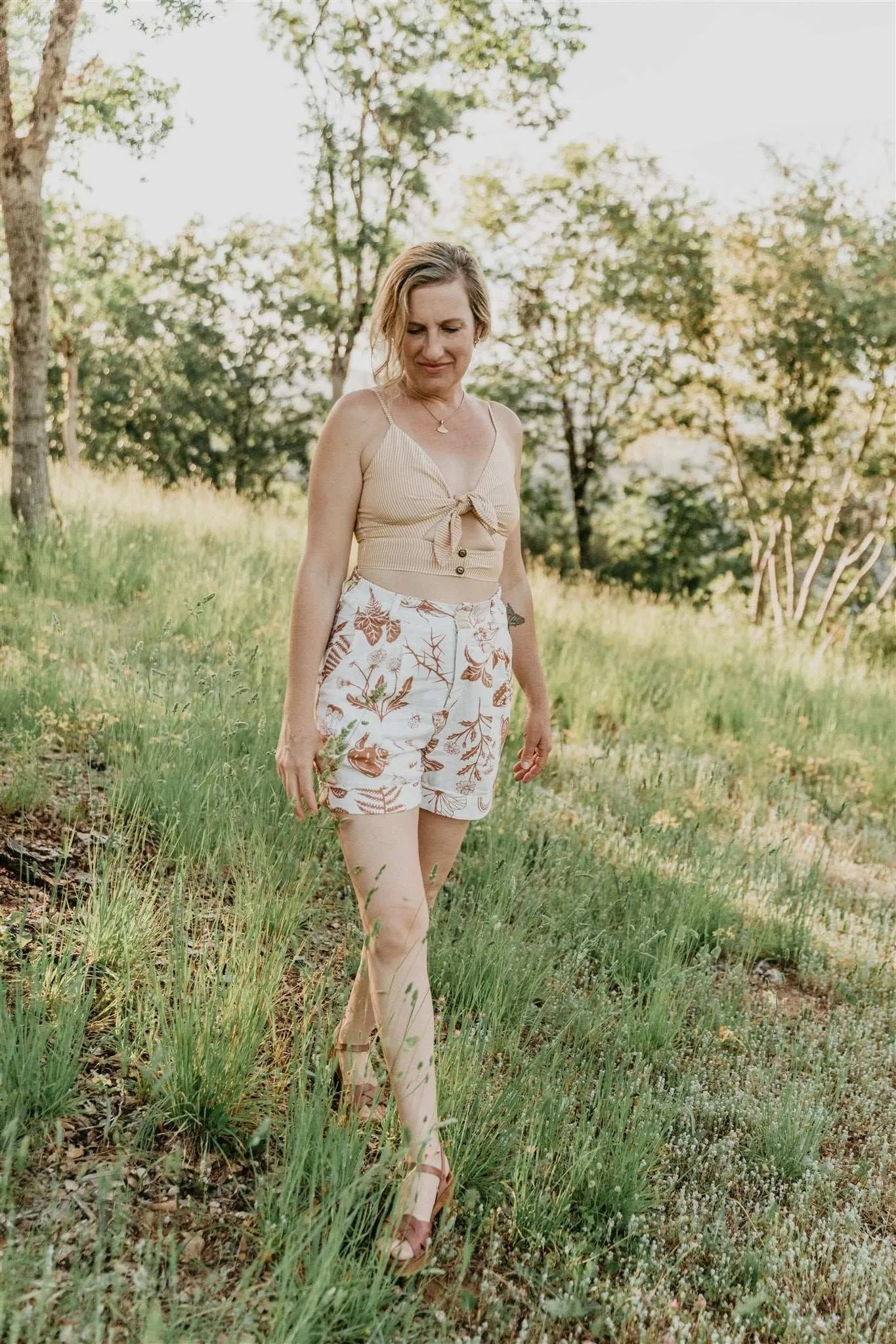 NonSlipGrip Perfect Shorts in Oat Woodland Wonder