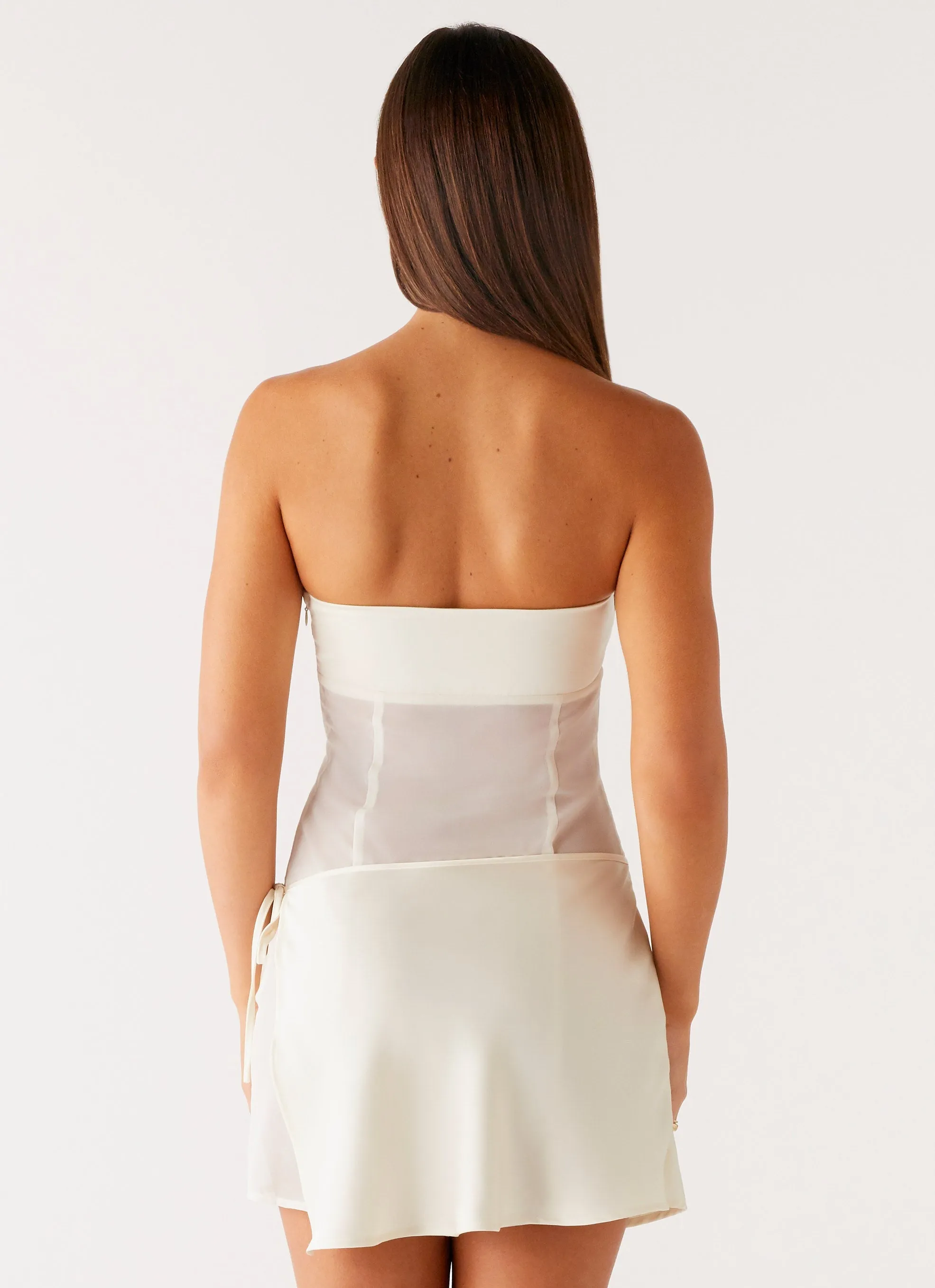 Philomena Mini Dress - Off White Quilted Texture Soft Focus