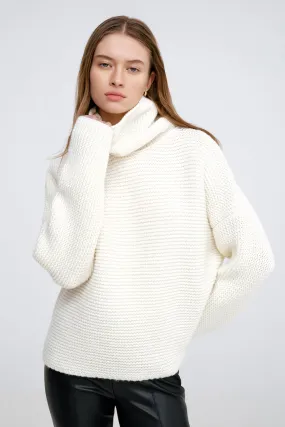 ContrastStitching Pia Turtleneck Sweater
