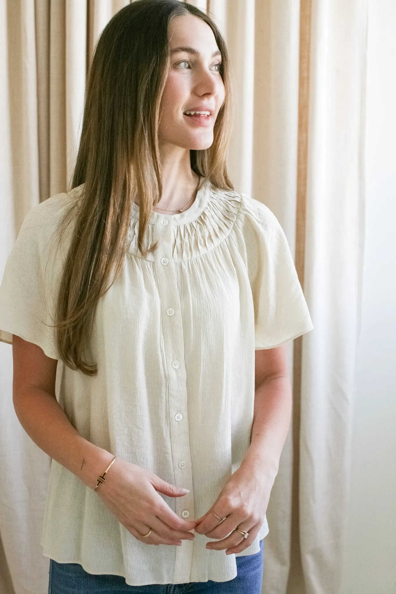 Ribbed Hem Finish Wind Resistant Fabric Pintuck Yoke Blouse