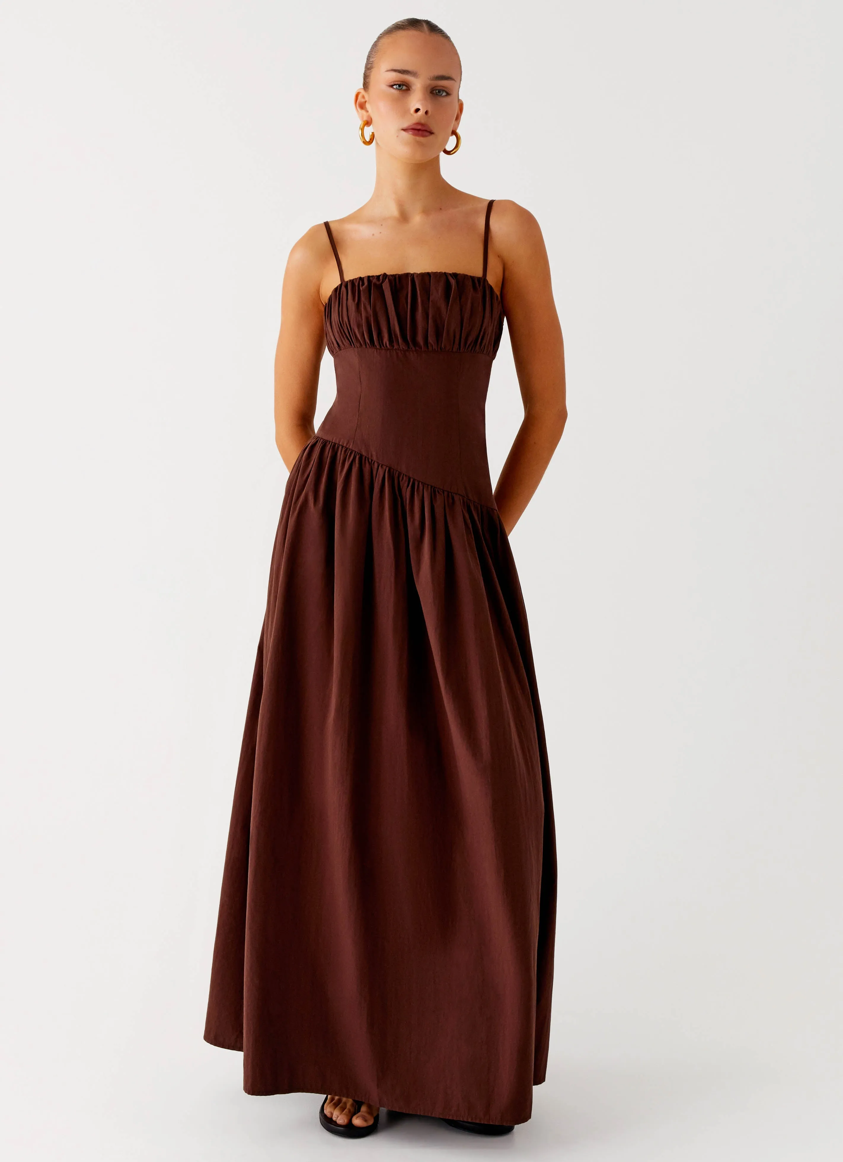 Yuna Drop Waist Maxi Dress - Chocolate Sleek and Sleek Dress-Up Style