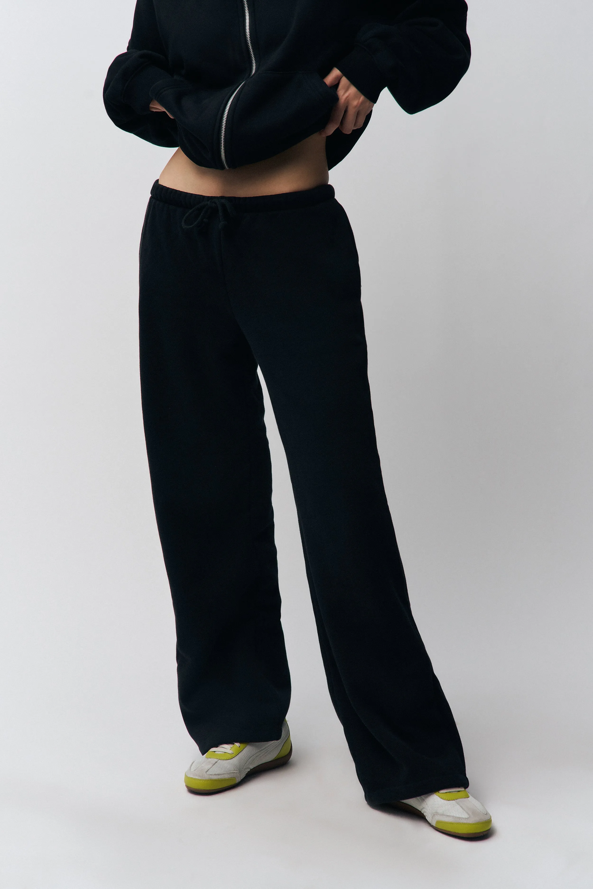 Relaxed Drawstring Sweatpant Wide Leg