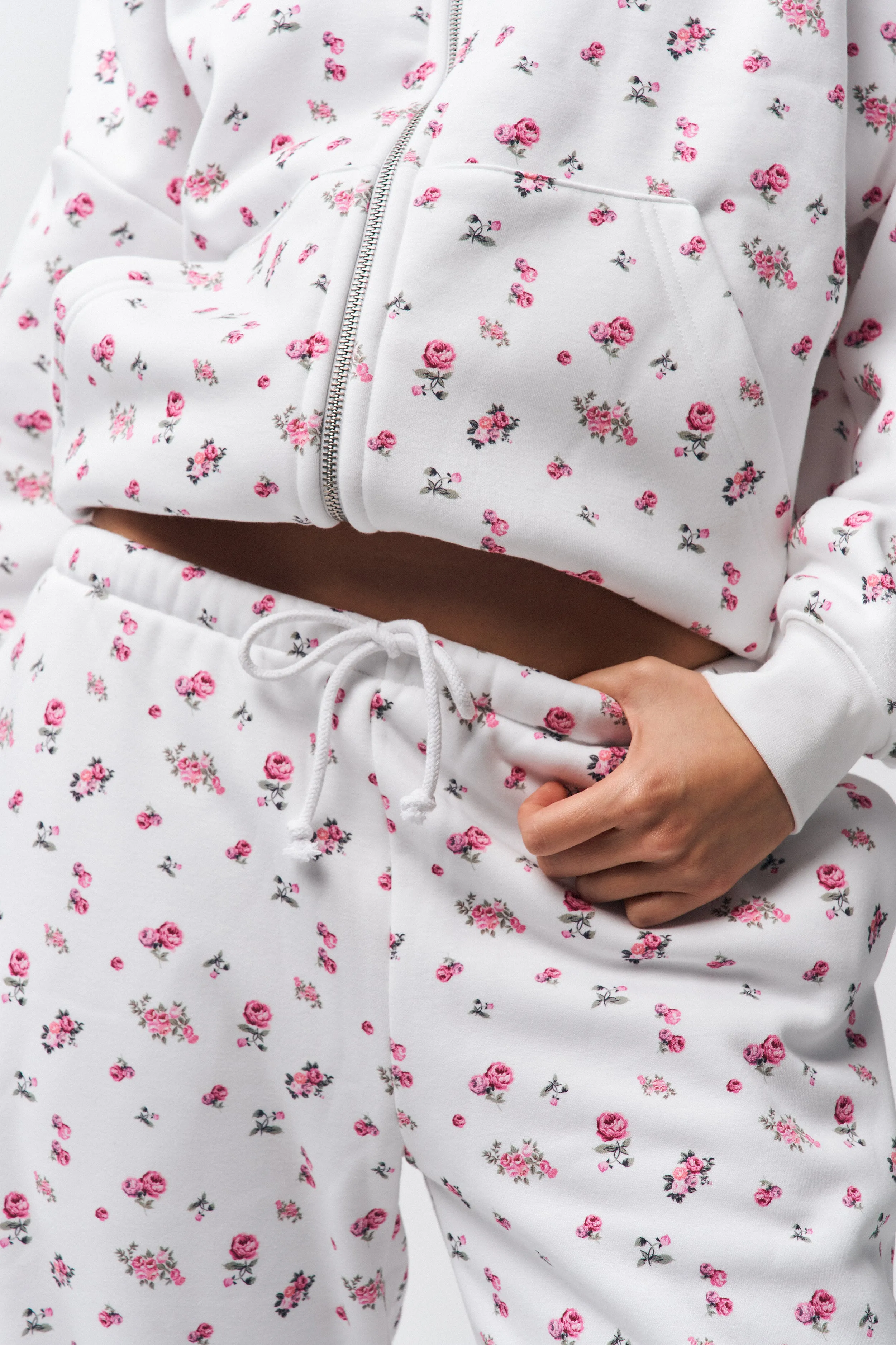 Relaxed Drawstring Sweatpant No Gap Waistband Commuter Ready