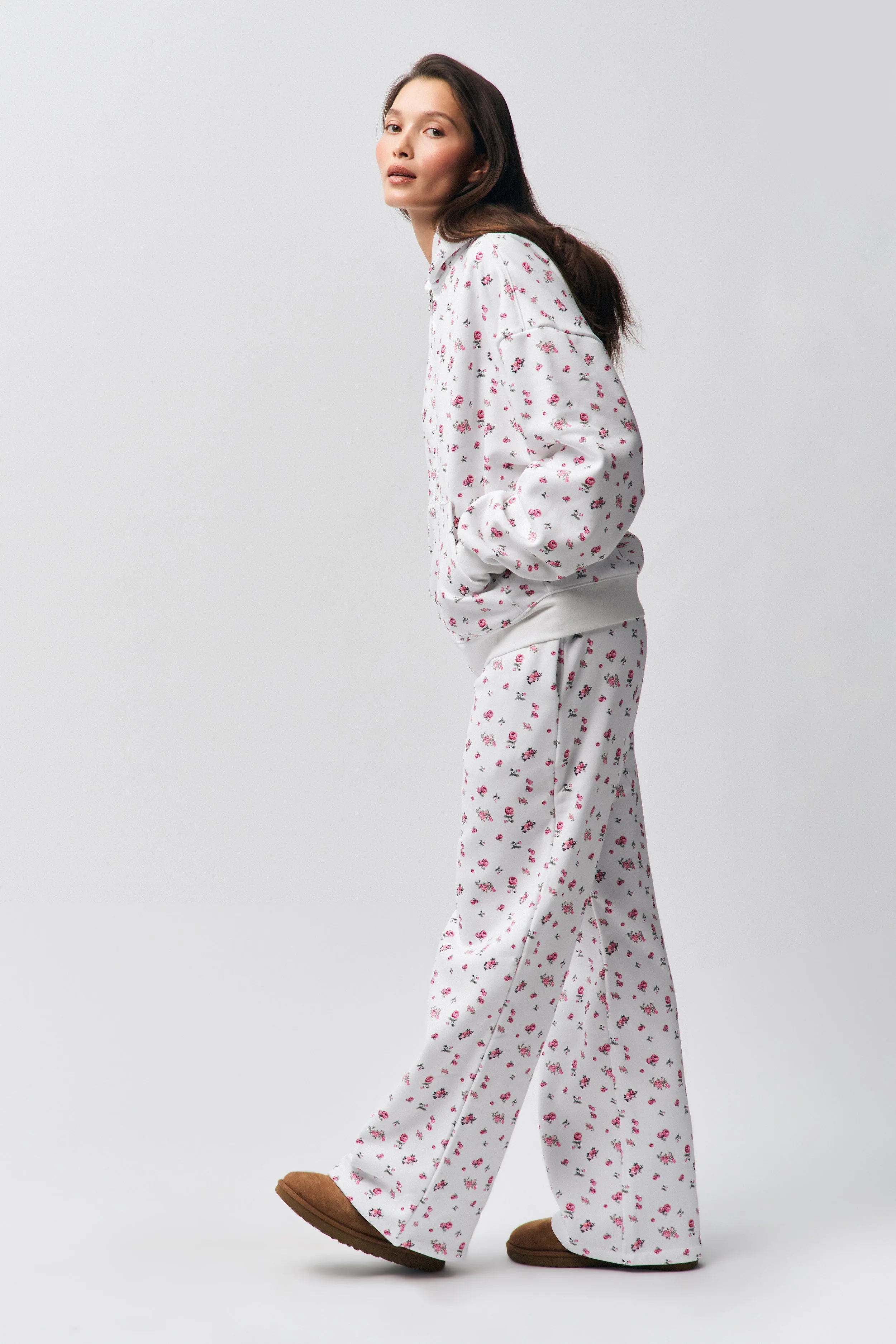 DurableReinforcedMaterial Chilly Comfort Relaxed Drawstring Sweatpant