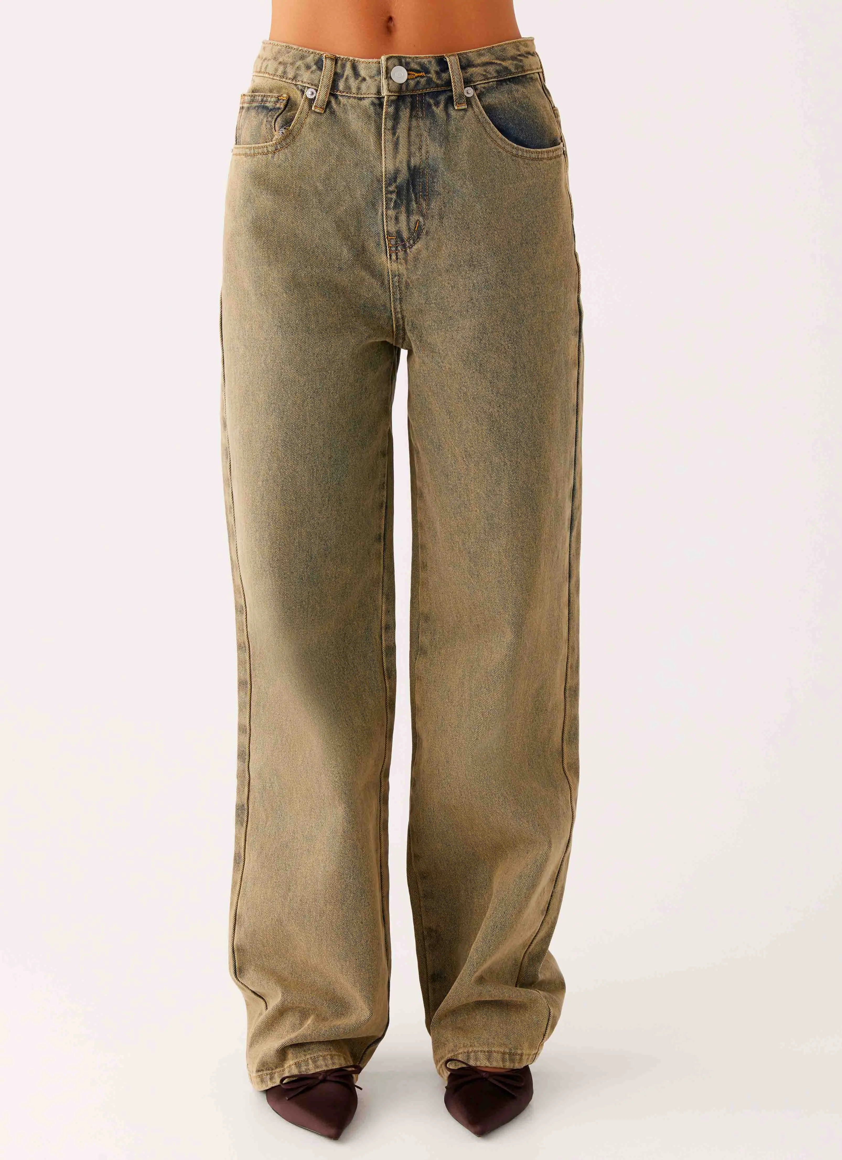 Travel Ready Perfect Layer Back Again Straight Leg Denim Jeans - Brown Sand Wash