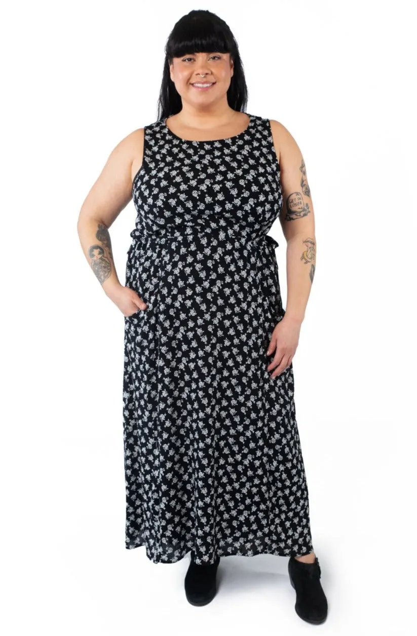 Button Accent Effortless Piece Rhiannon Dress in Black Rose Crepe