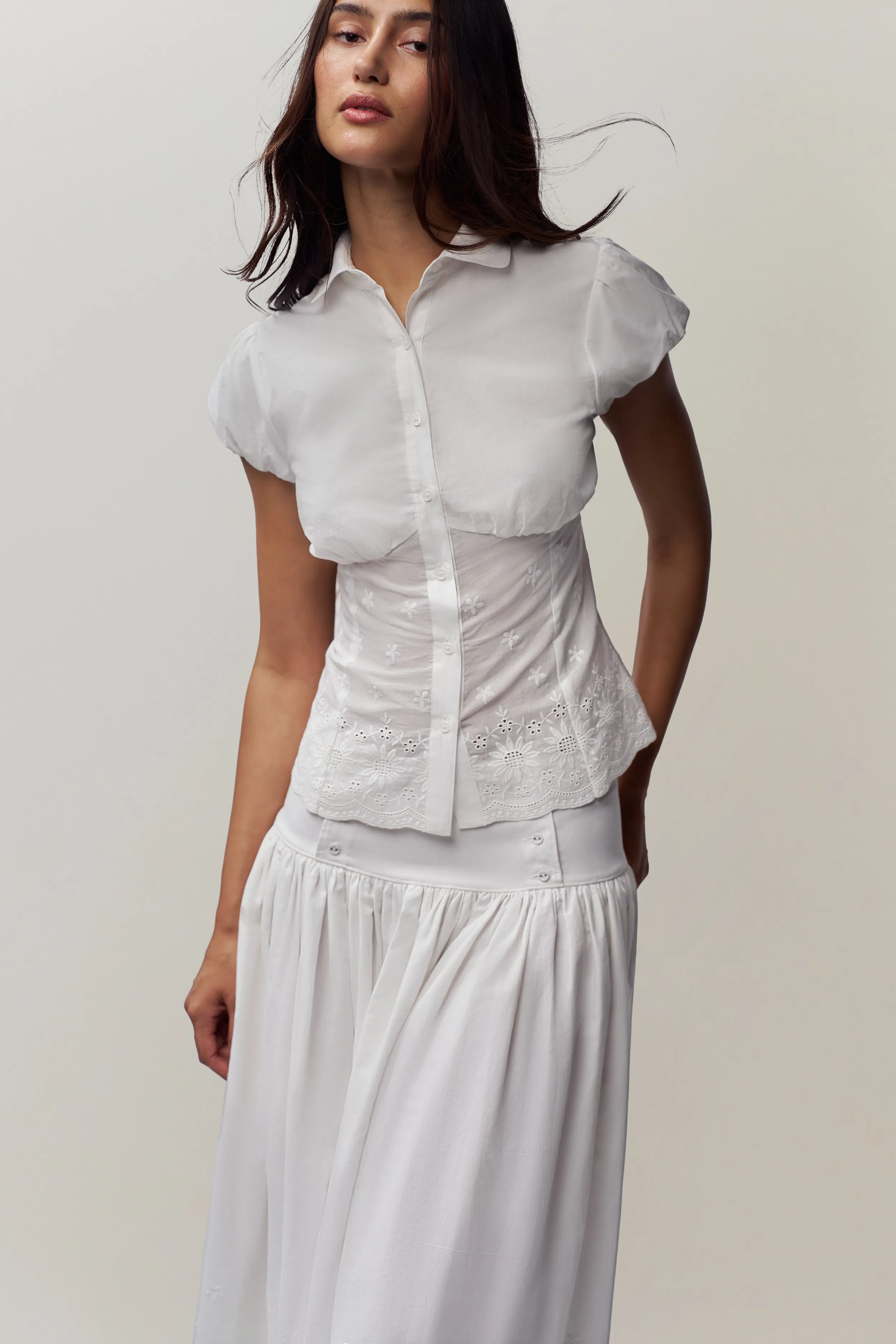 Reinforced Neckline Detail Sporty Style Rinka Embroidered Blouse