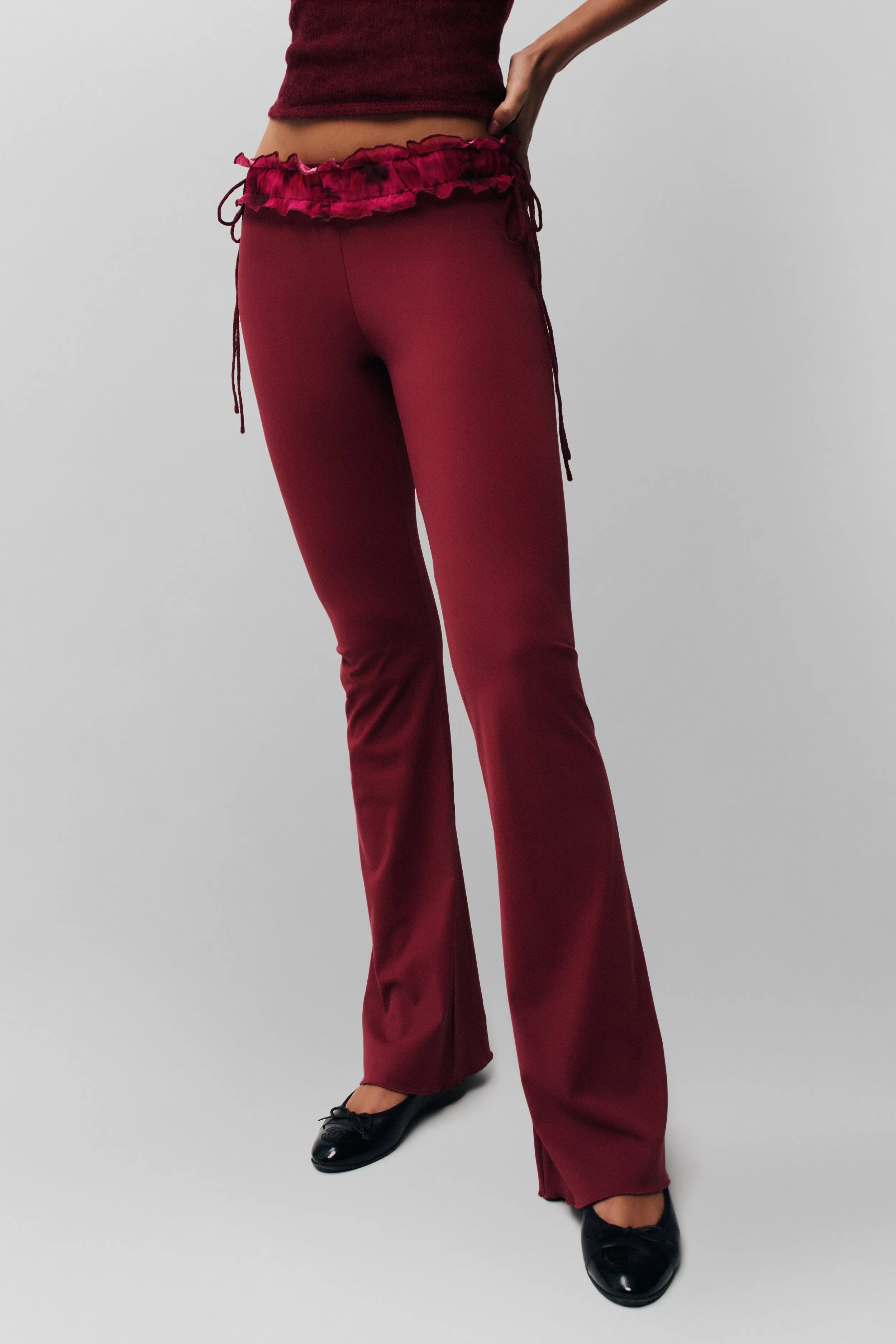 Breathable mesh lining Ruched Side Tie Stretch Pant