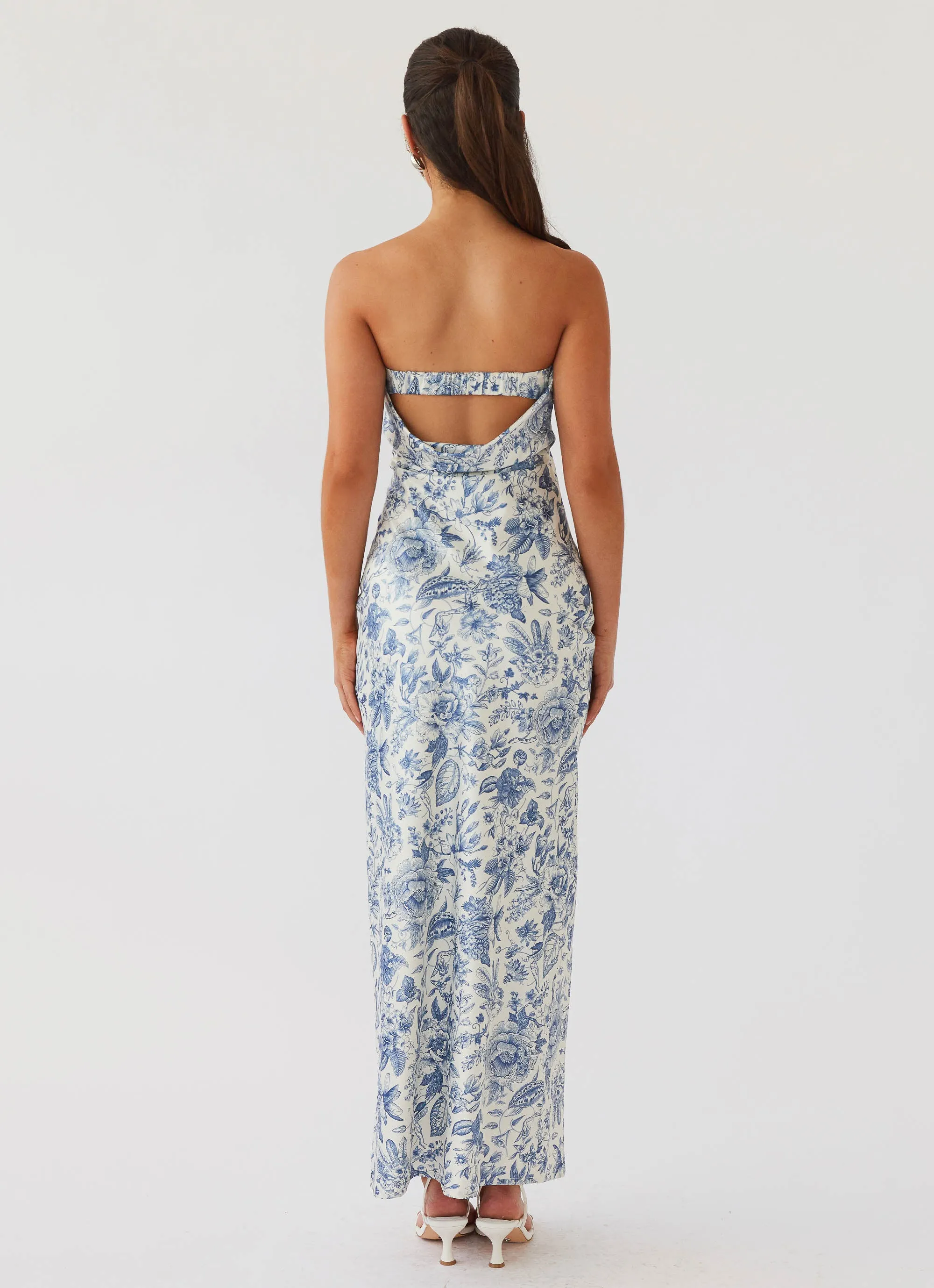Summer Lover Maxi Dress - Blue Paisley Elegant Charm Walkable Flow