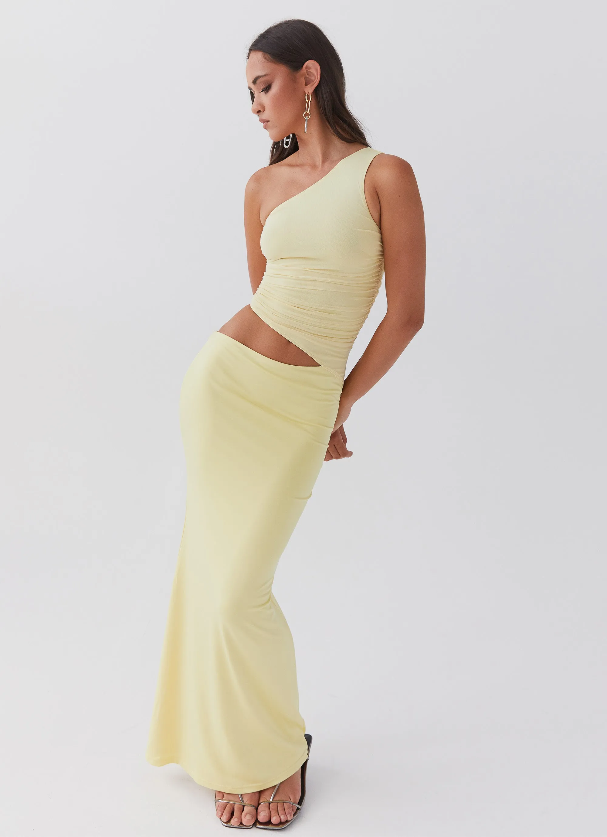 Climate-Adaptive Modest Cut Seranella One Shoulder Maxi Dress - Lemon