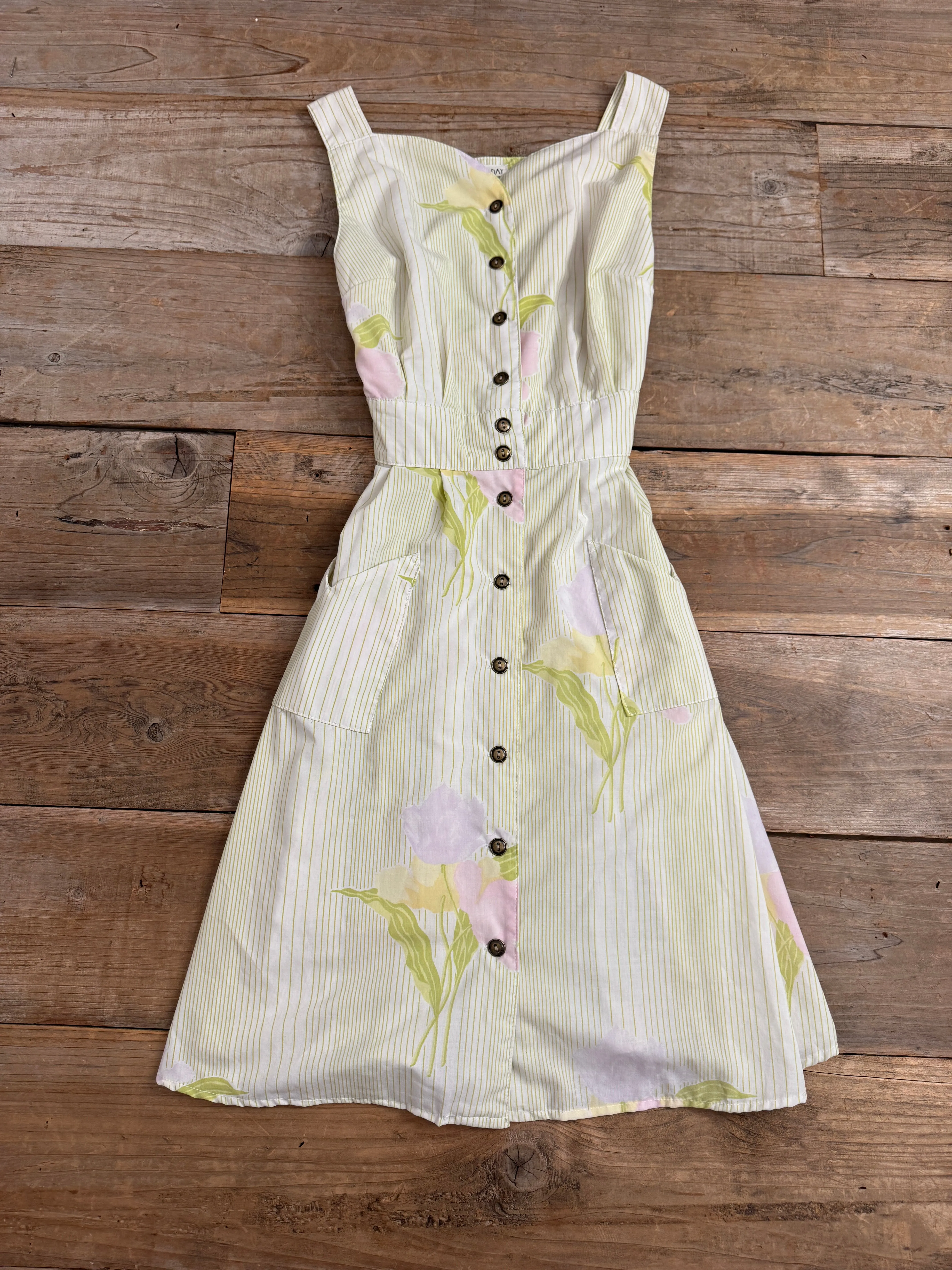 Minimalist-Style Lounge Feel Sheet Dress in One of a Kind in Medium