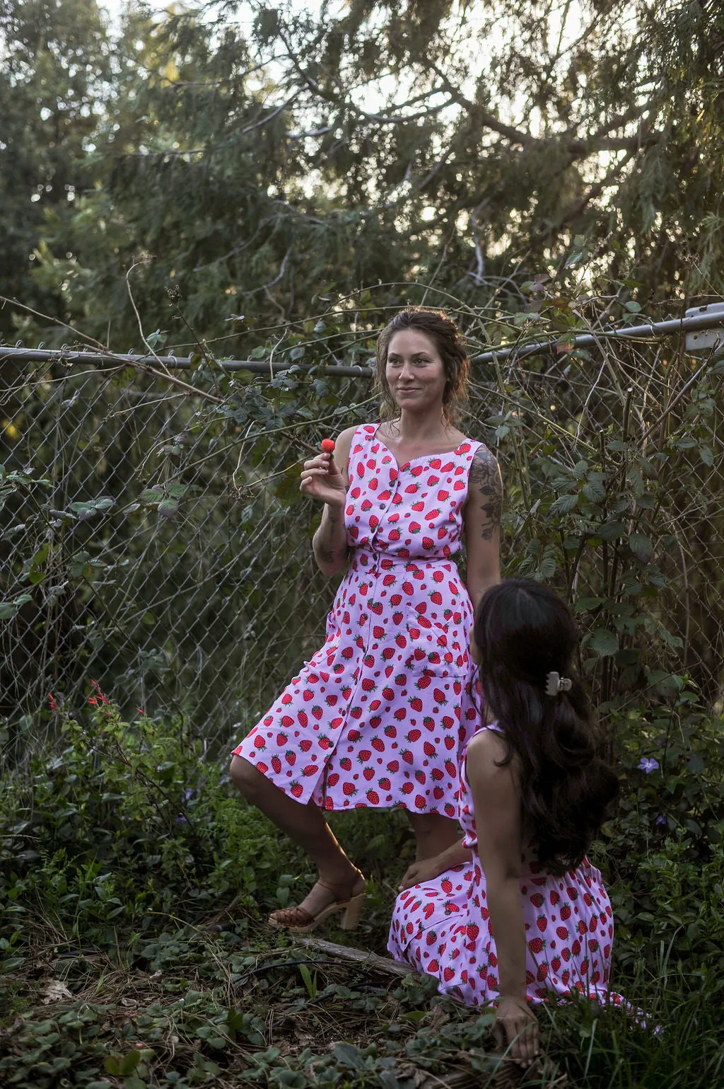 Chic Ensemble Sheet Dress in Strawberry Cotton