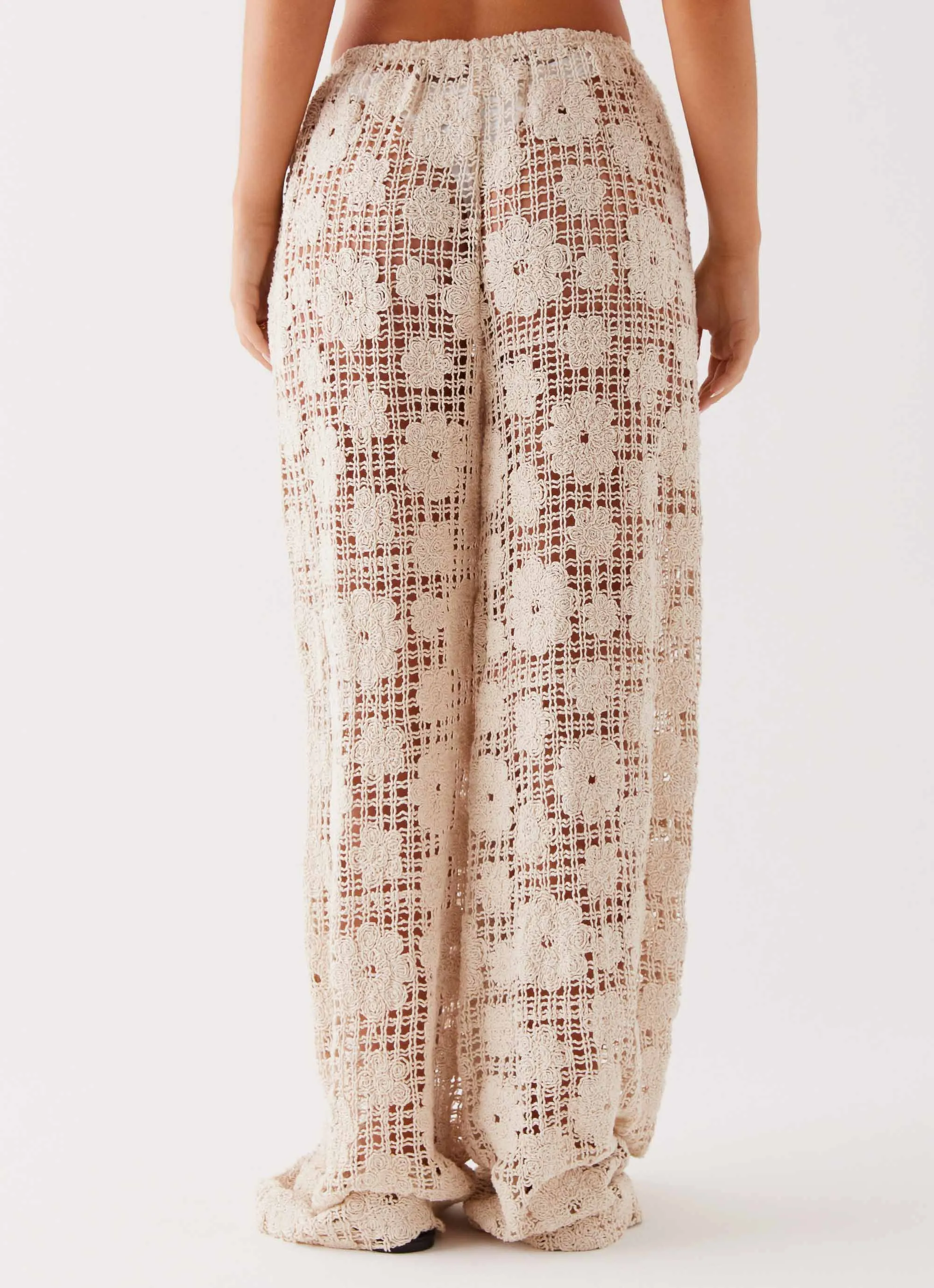 Shell Beach Crochet Pants - Ivory Chic Look