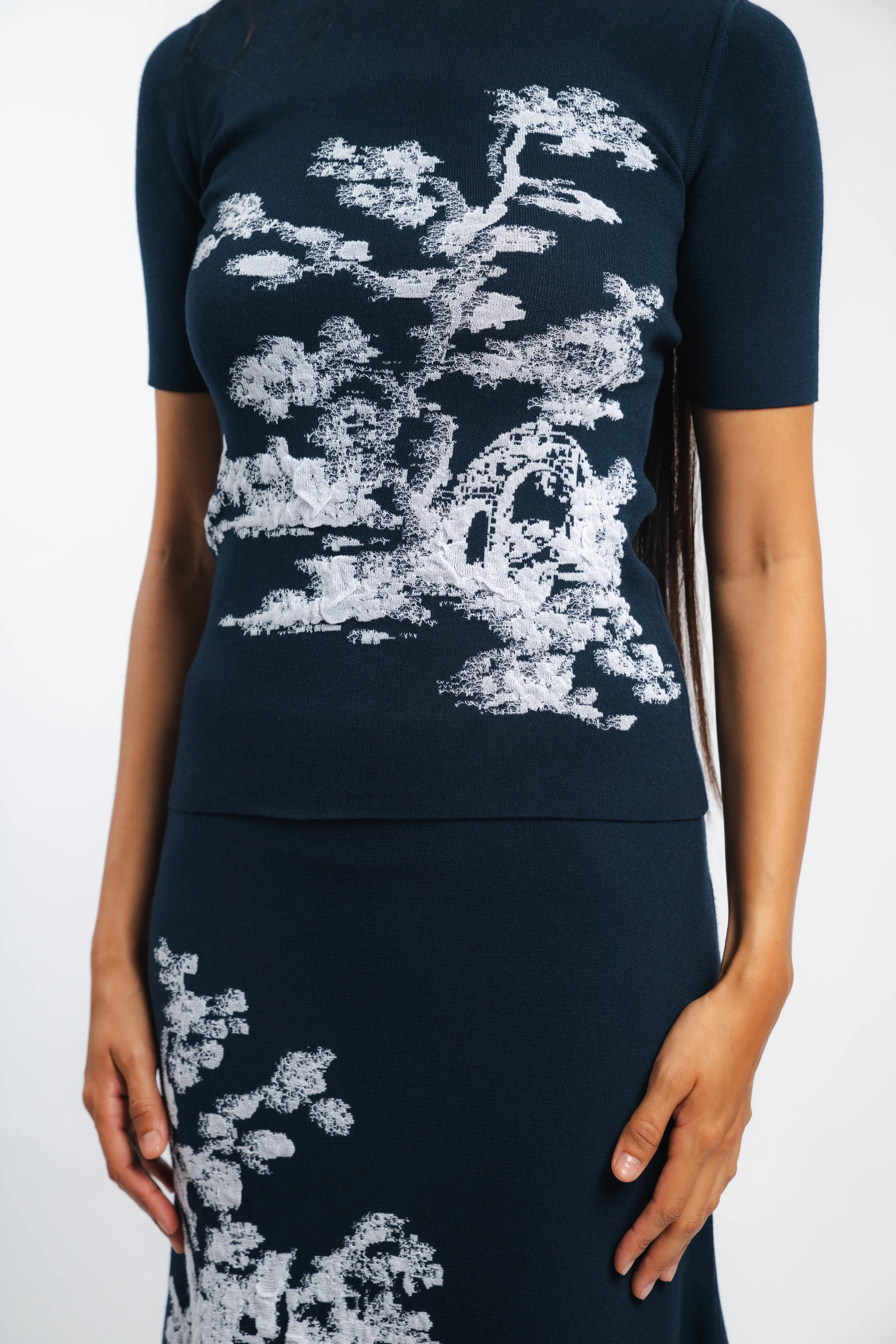 Short Sleeve Top Hydrophobic Threadwork