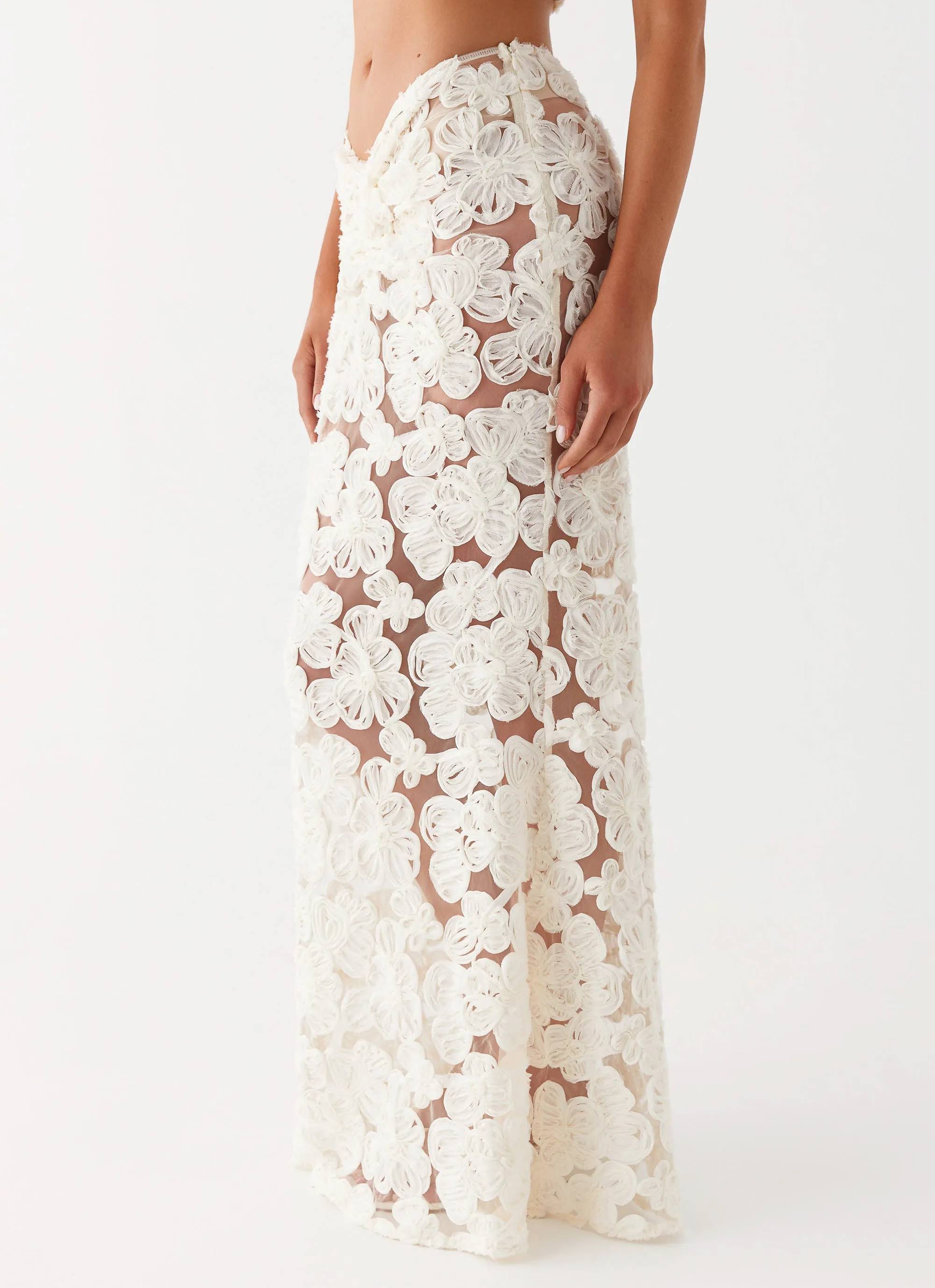 Outdoor Gathering Structured silhouette Fiorella Floret Maxi Skirt - Ivory