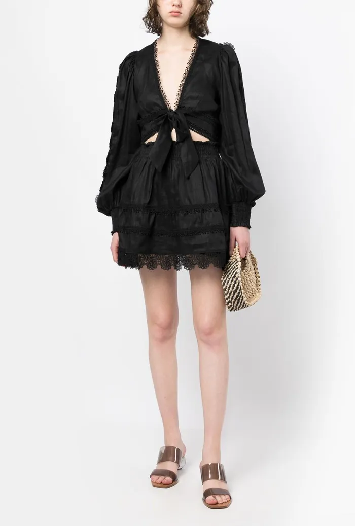 CHLOE SKIRT BLACK Feminine Cut Smart Look