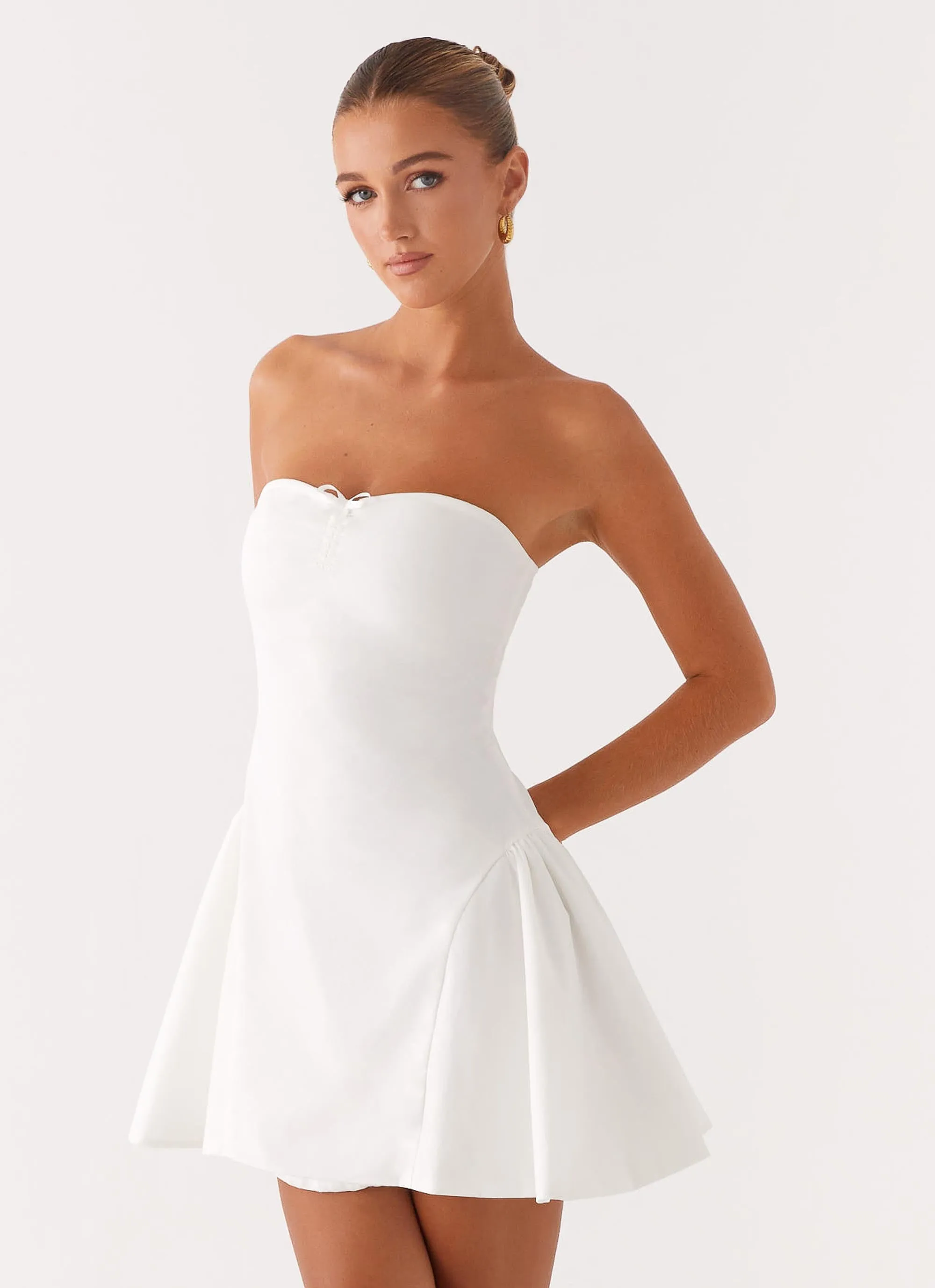 Lucille Mini Dress - White Crisp Look understated look