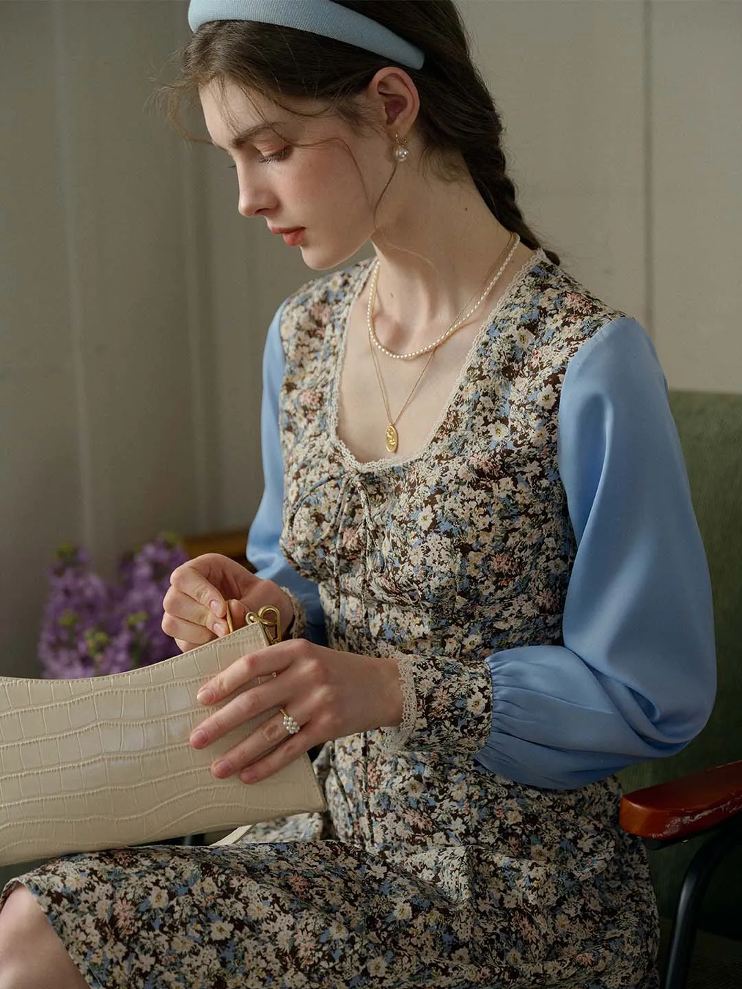 Nicole Square Neck Bow Floral Print Lace Contrast Dress Loose Fit Sleek Texture