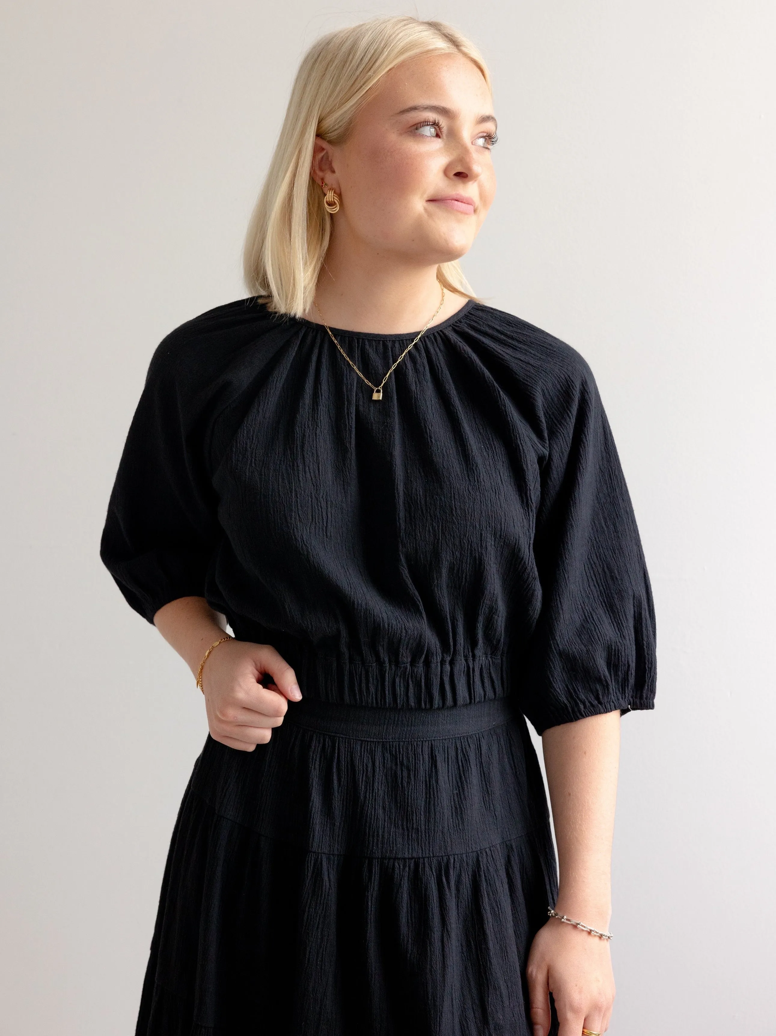 St. Tropez Top- Black ContouredPanels OdorResistant Fabric