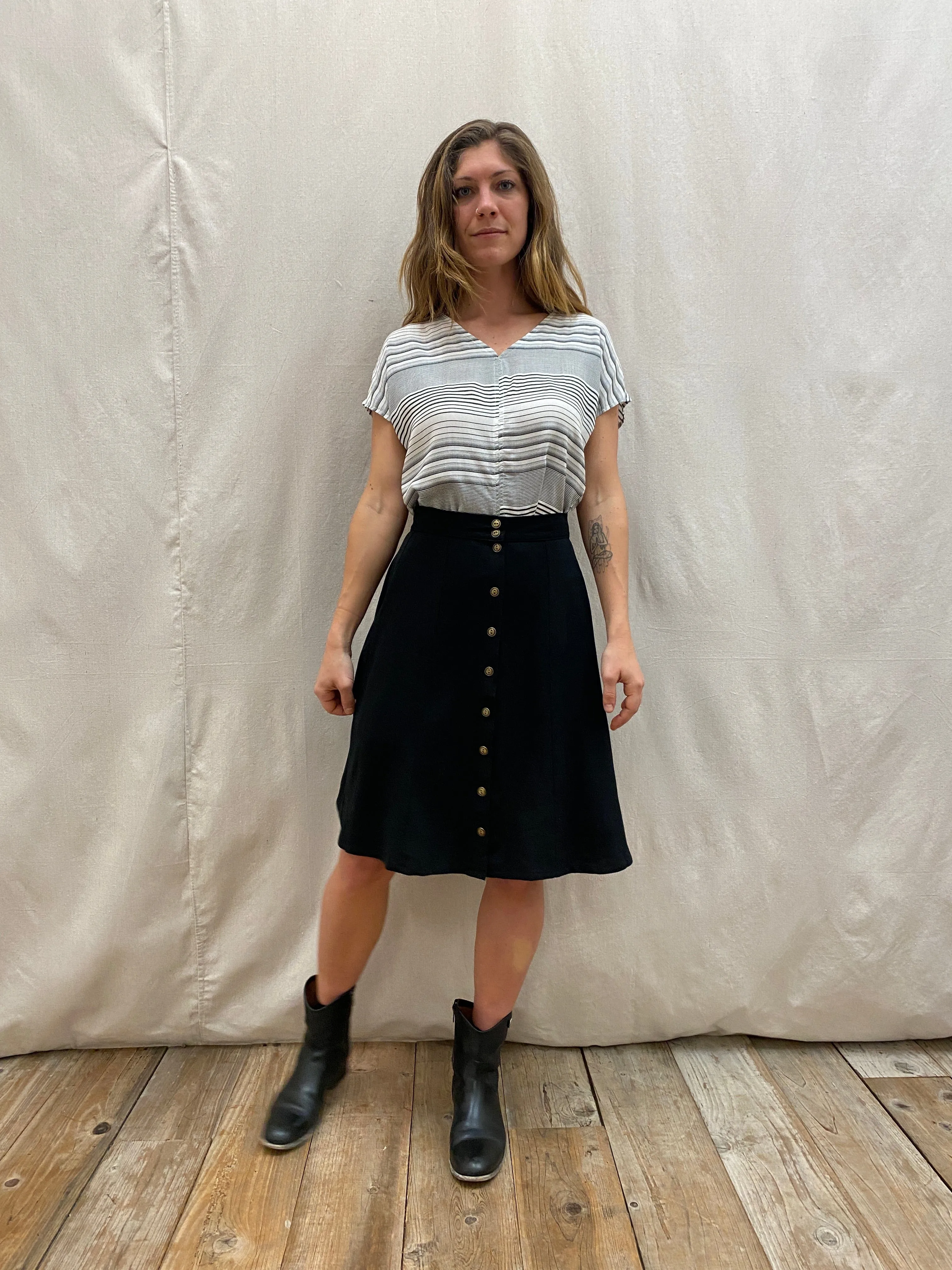 BondedShoulderTaping MeshLining Dolman Top in Heathered Stripe