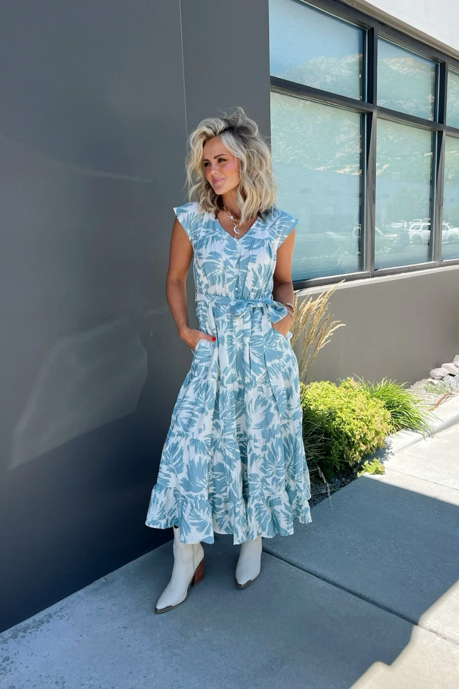 Resort V-Neck Tiered Midi Dress Neutral Form