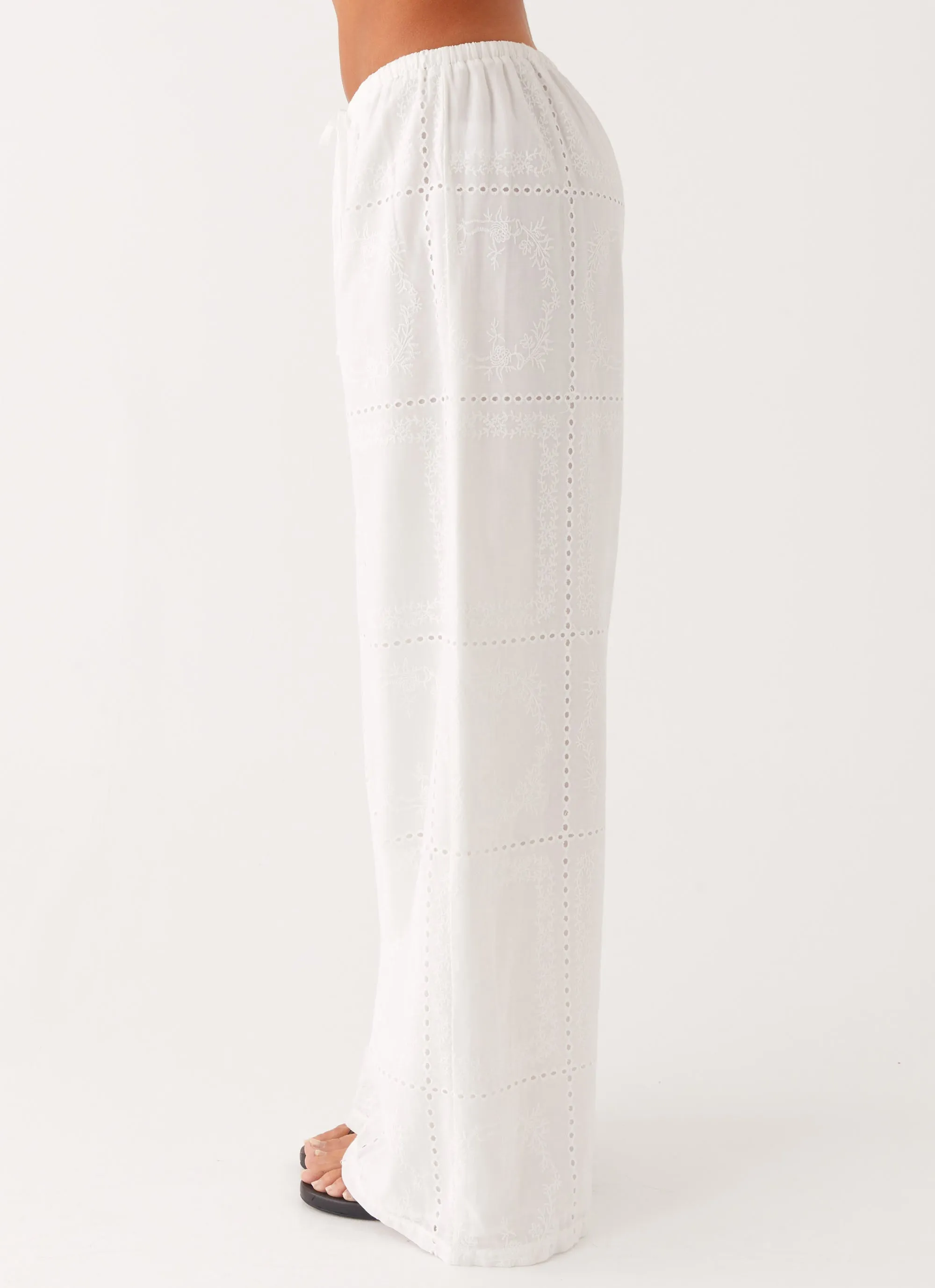 Dynamic Fit Bille Low Rise Pants - White